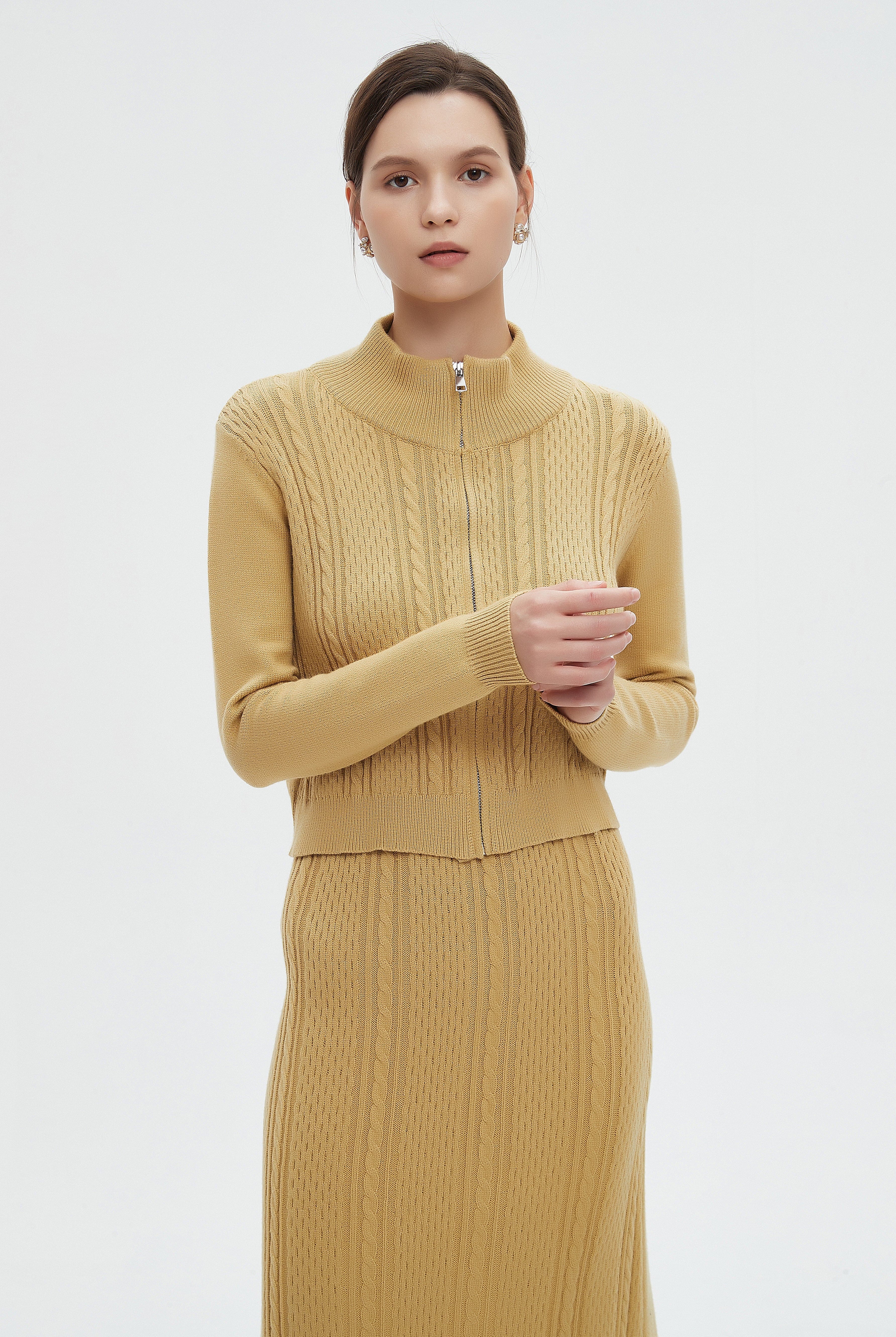 ميكا بلوزة نسائية بسحاب من الأمام ورقبة عالية وكم طويل