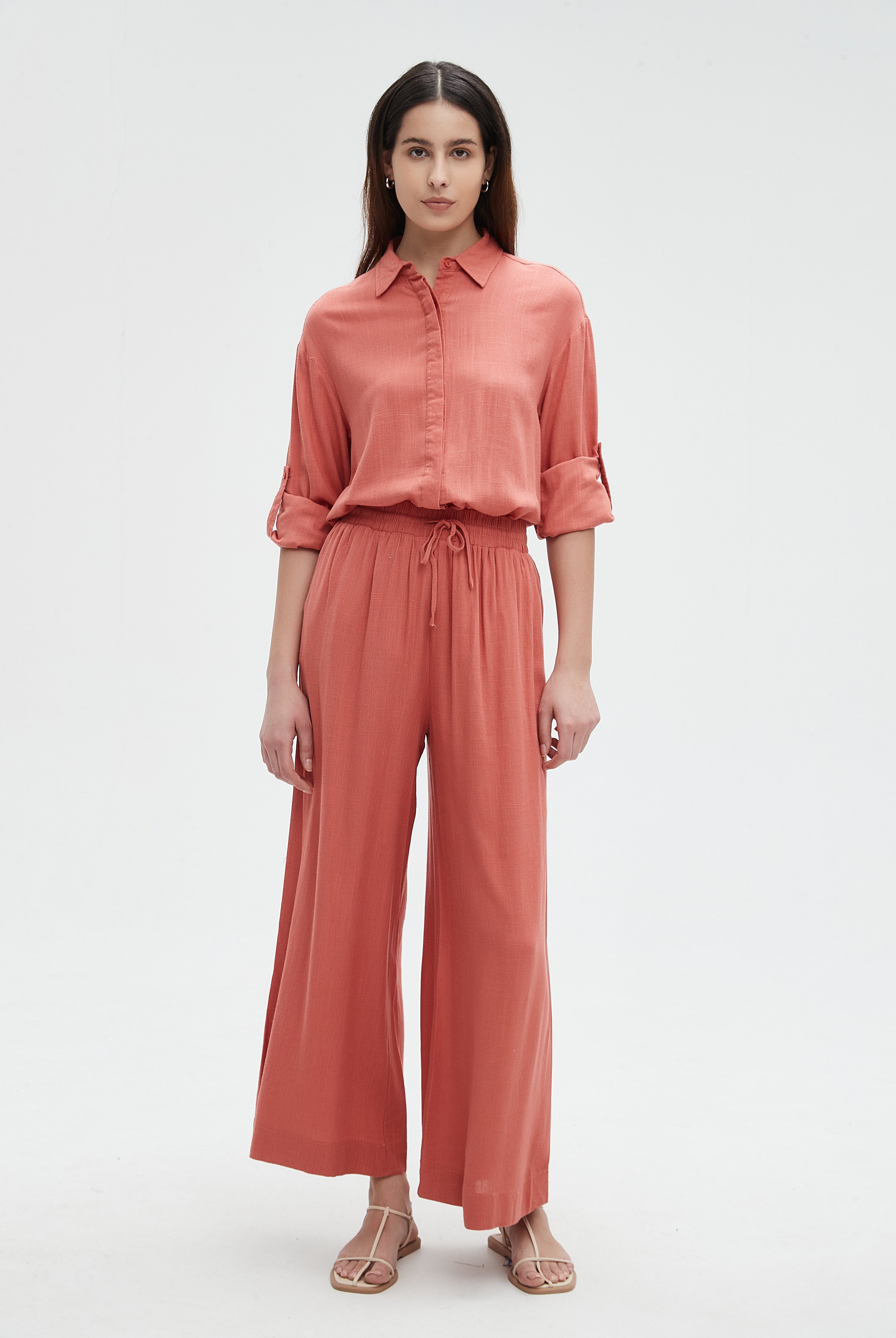 نتشي بلوزة نسائي سادة بازرار واكمام طويلة