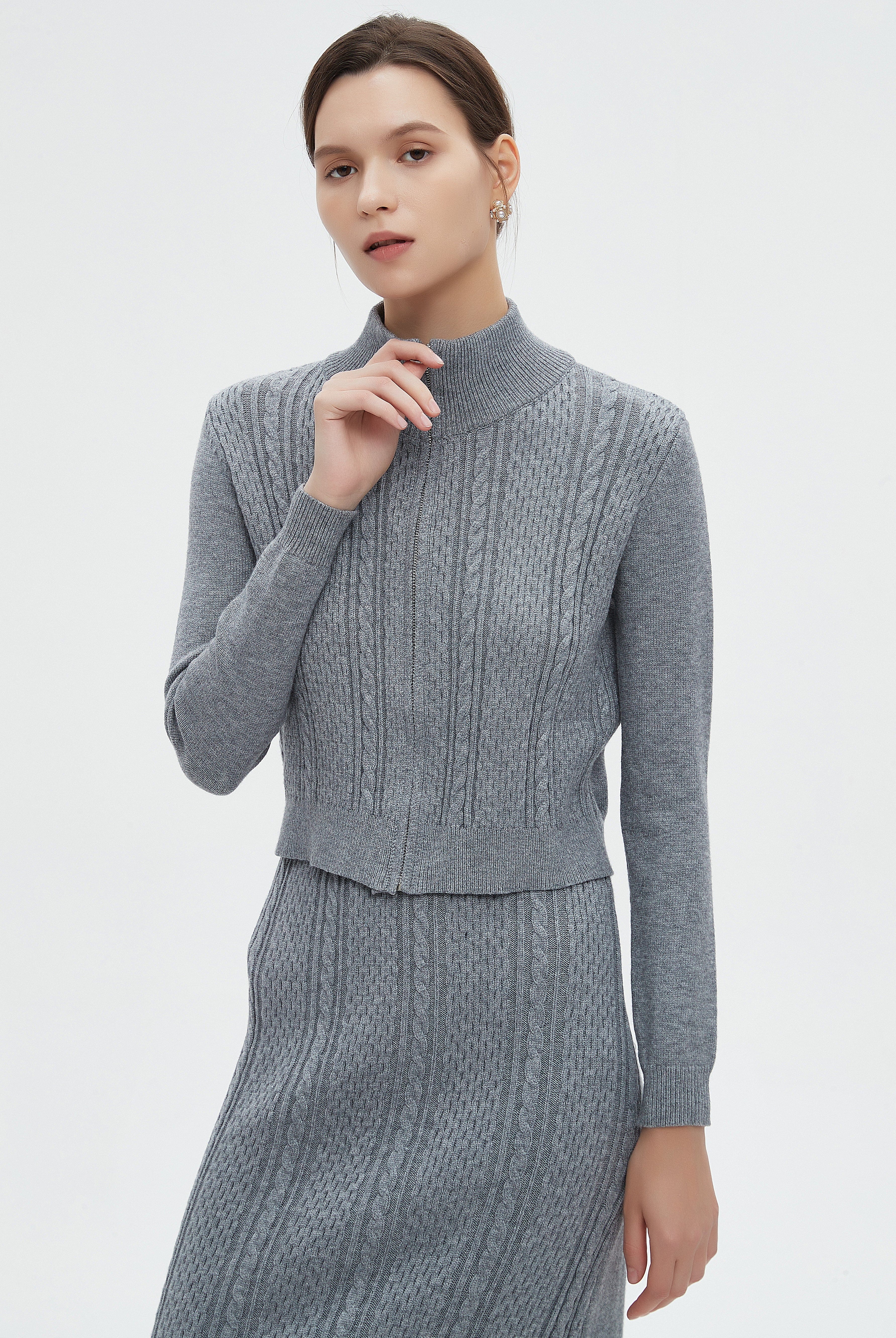 ميكا بلوزة نسائية بسحاب من الأمام ورقبة عالية وكم طويل