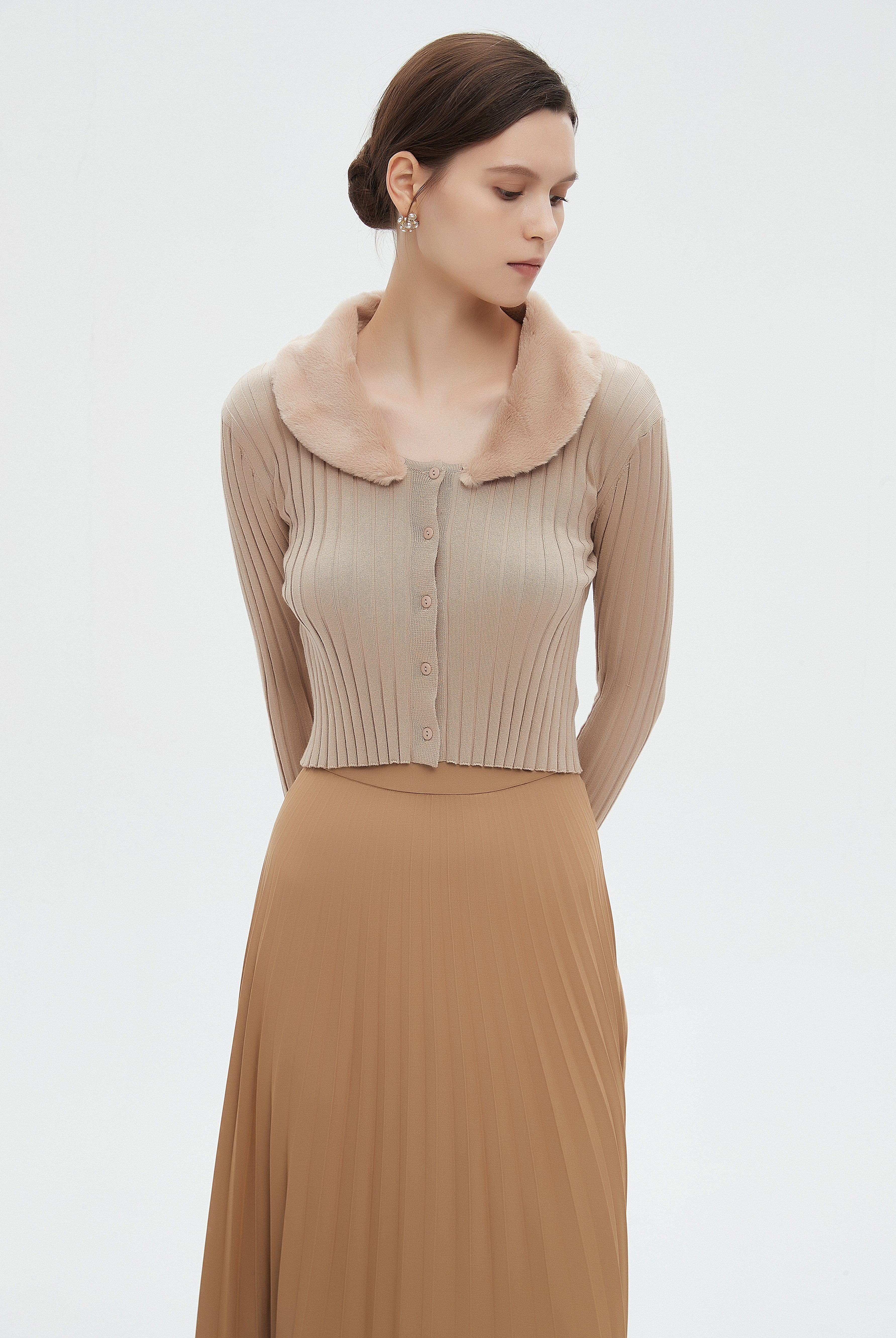 ميكا كارديجان نسائي كم طويل بأزرار أمامية وياقة فرو