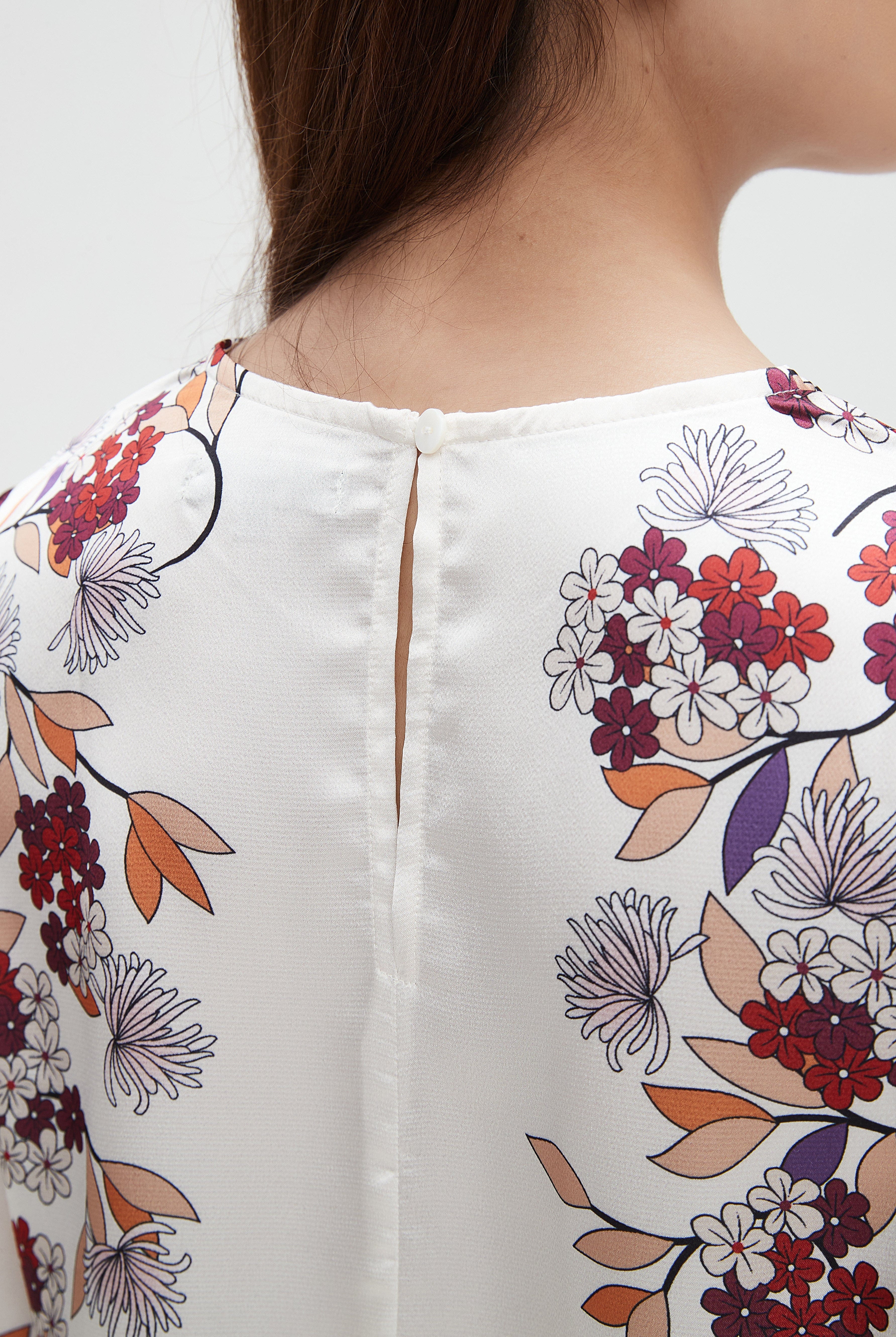 نتشي بلوزة نسائي بكم طويل منقوشة ورد