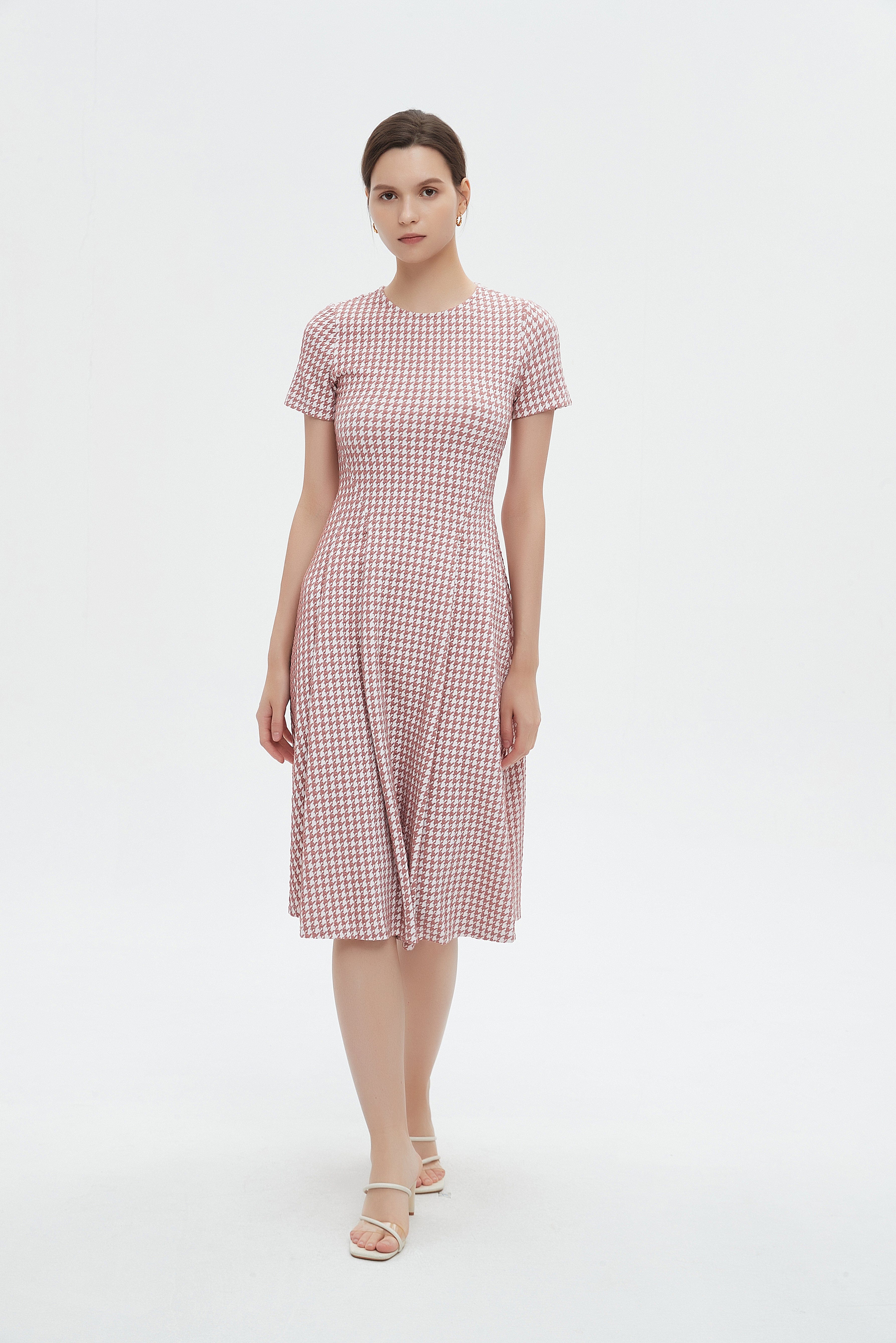 ميكا فستان ميدي بأكمام قصيرة بكسرات على اخصر