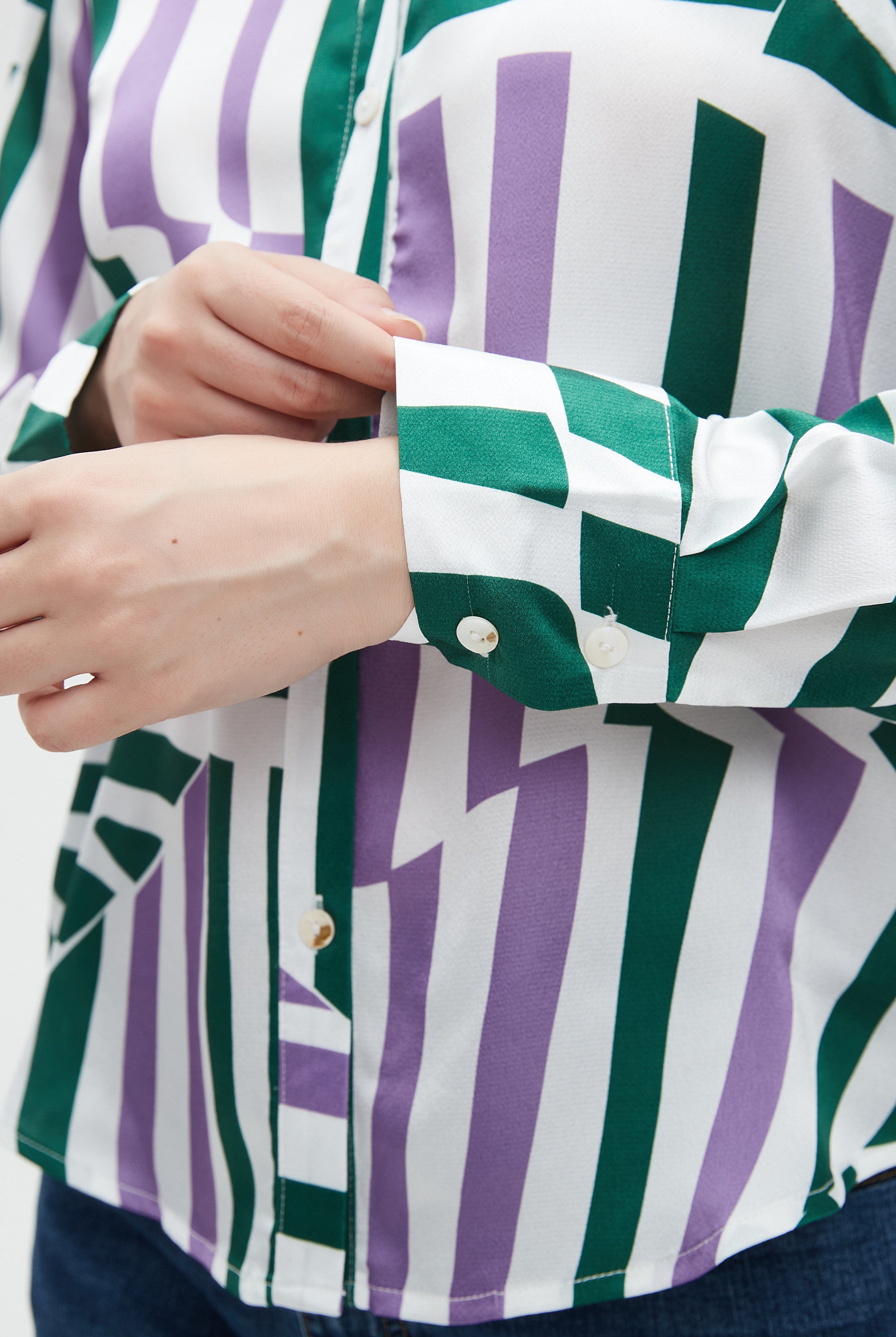 نتشي بلوزة نسائية بكم طويل مخططة ألوان