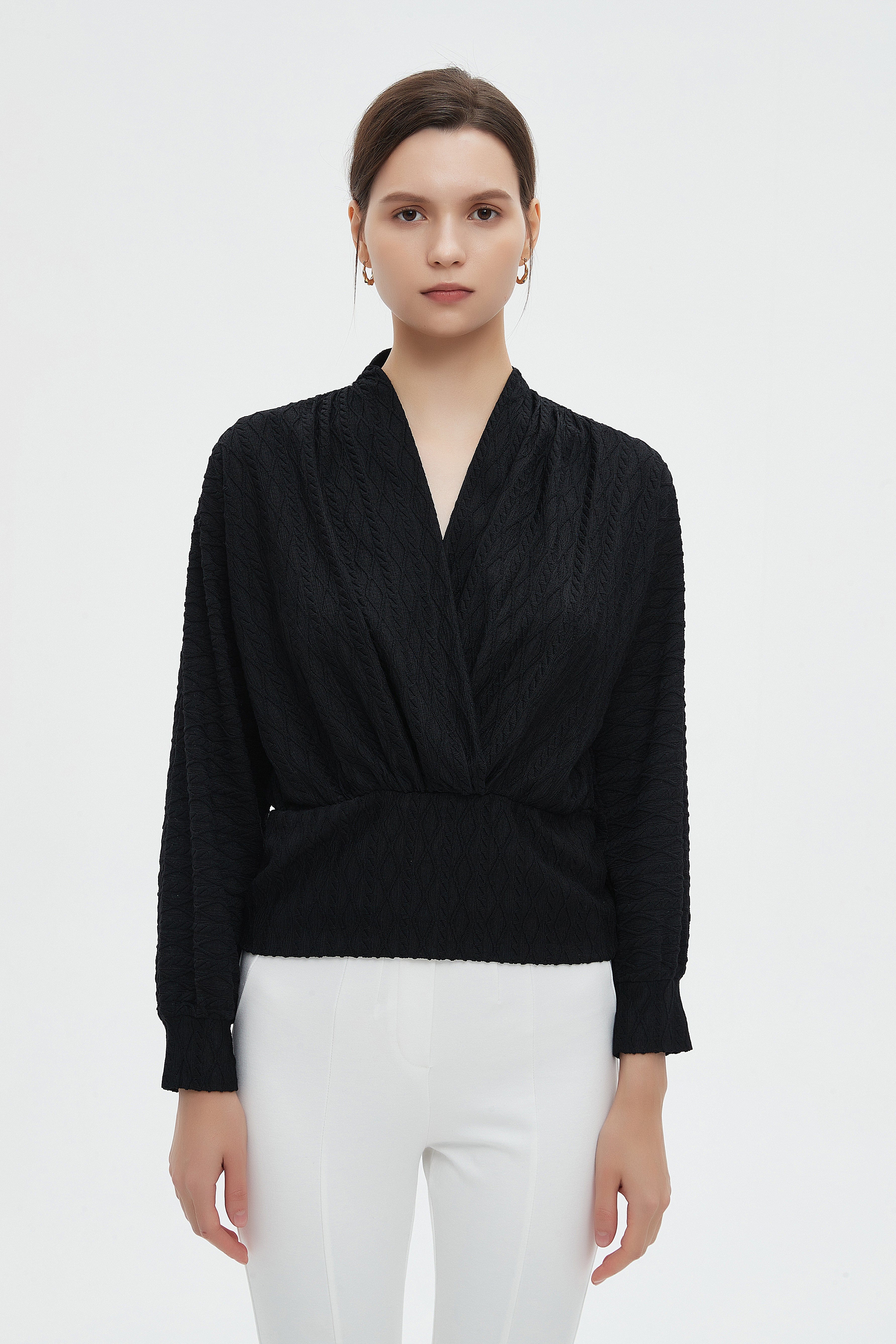 ميكا بلوزة نسائية بأكمام طويلة وفتحة صدر