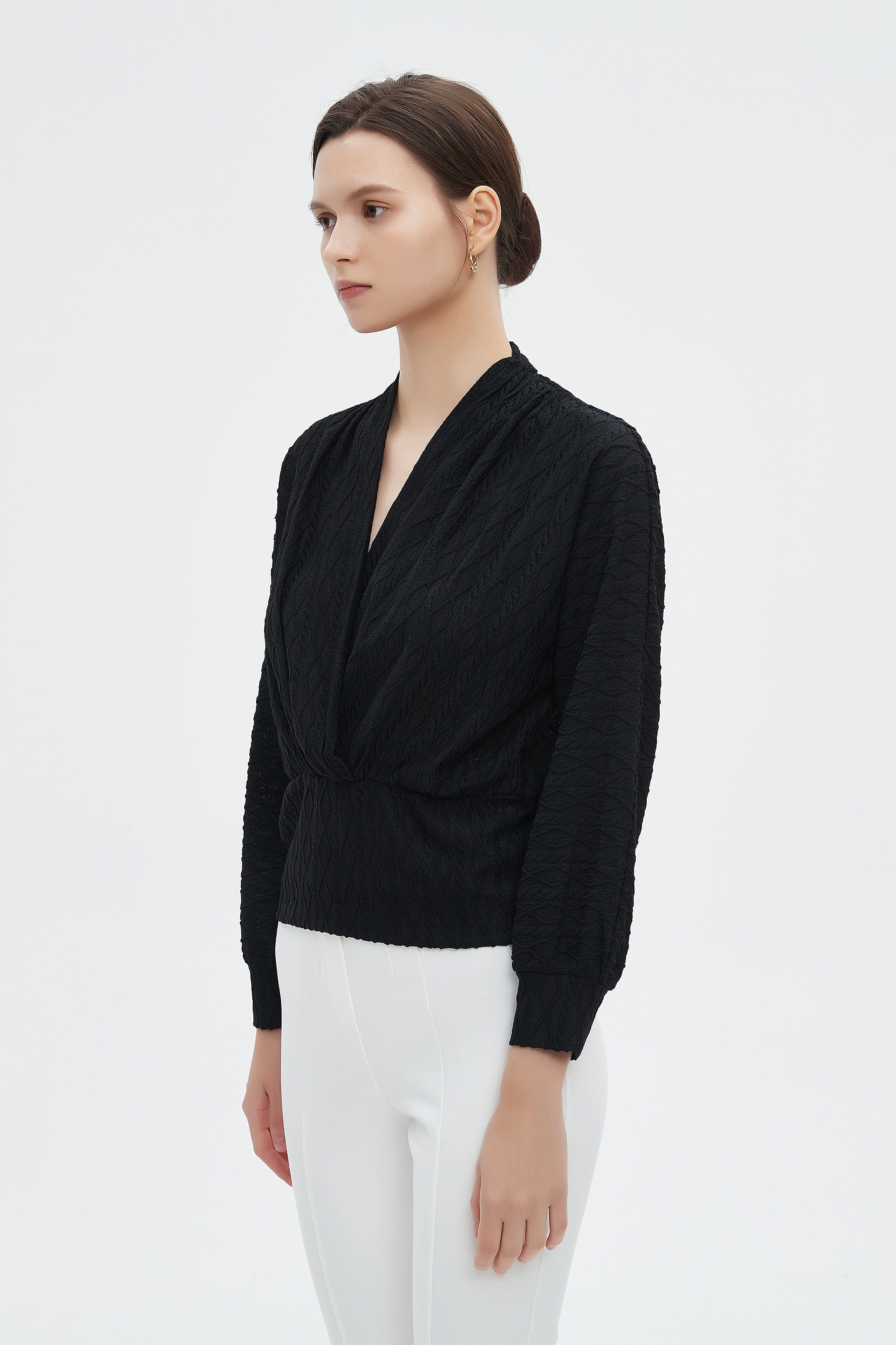 ميكا بلوزة نسائية بأكمام طويلة وفتحة صدر