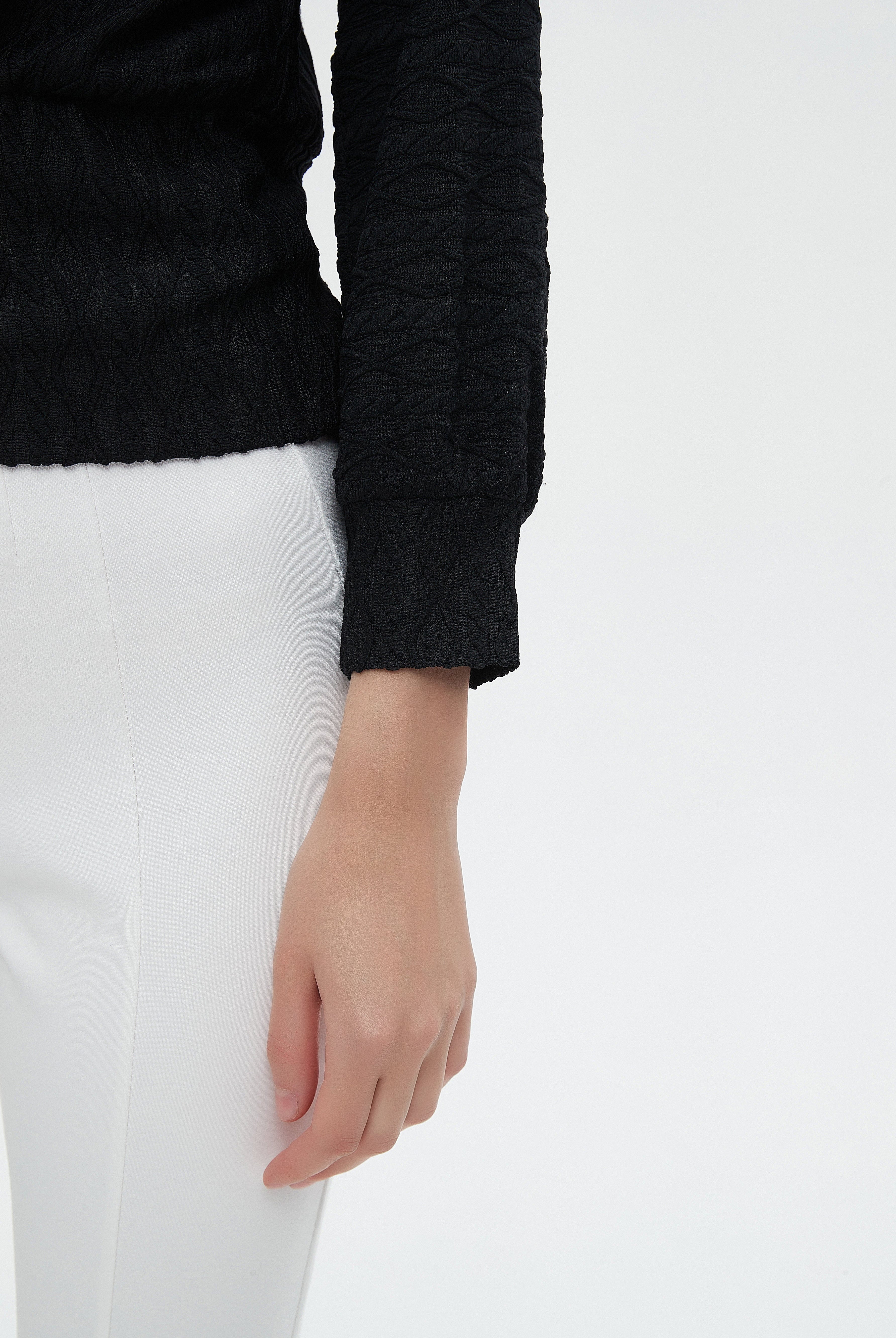 ميكا بلوزة نسائية بأكمام طويلة وفتحة صدر