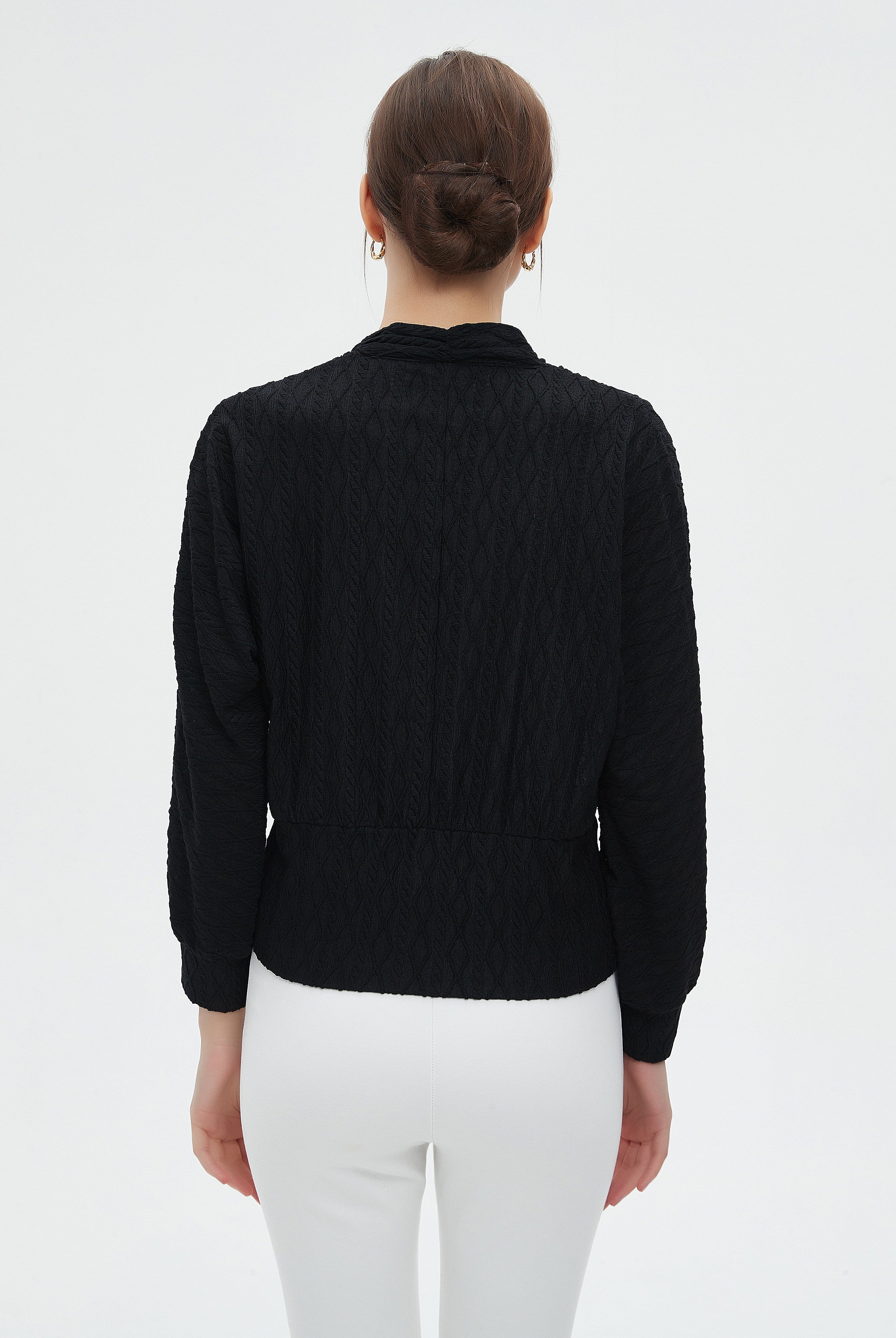 ميكا بلوزة نسائية بأكمام طويلة وفتحة صدر