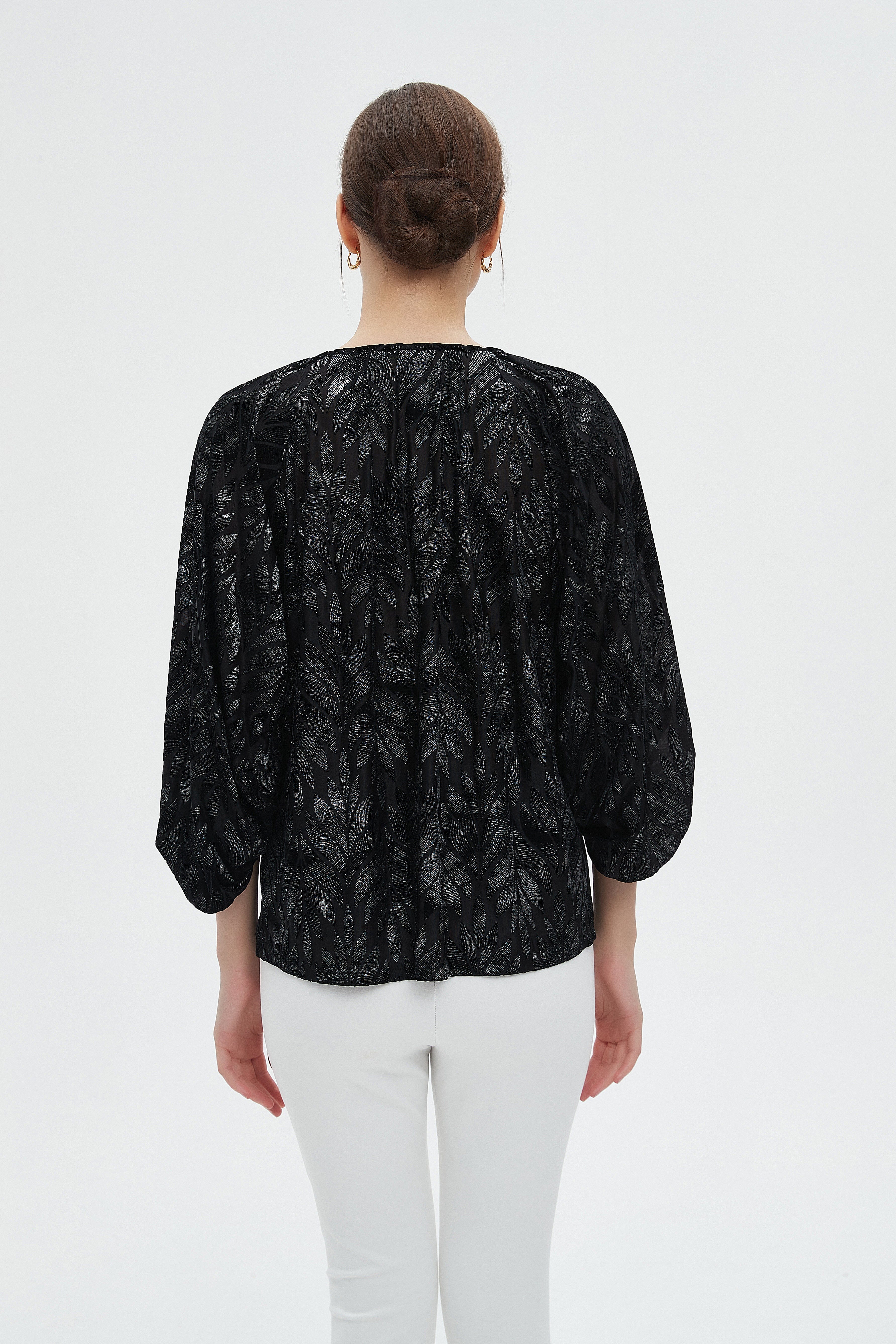 ميكا بلوزة نسائية مشجرة بكم 3/4 ورقبة دائرية