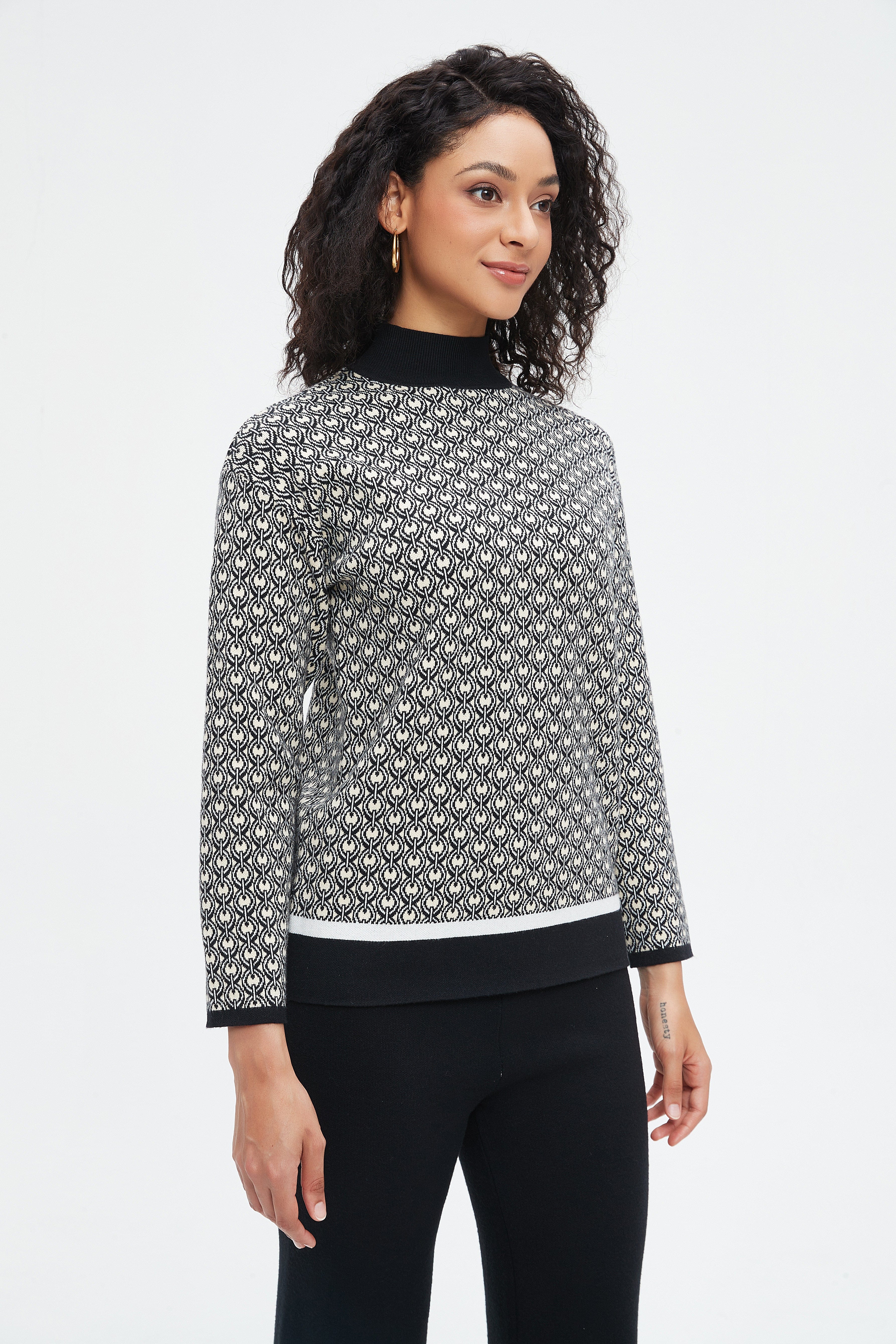 ูุชุดู ุจููุฒุฉ ูุณุงุฆูุฉ ุทูููุฉ ุจูู
ุทููู ููููููู ุนูู ุงูุฑูุจุฉ