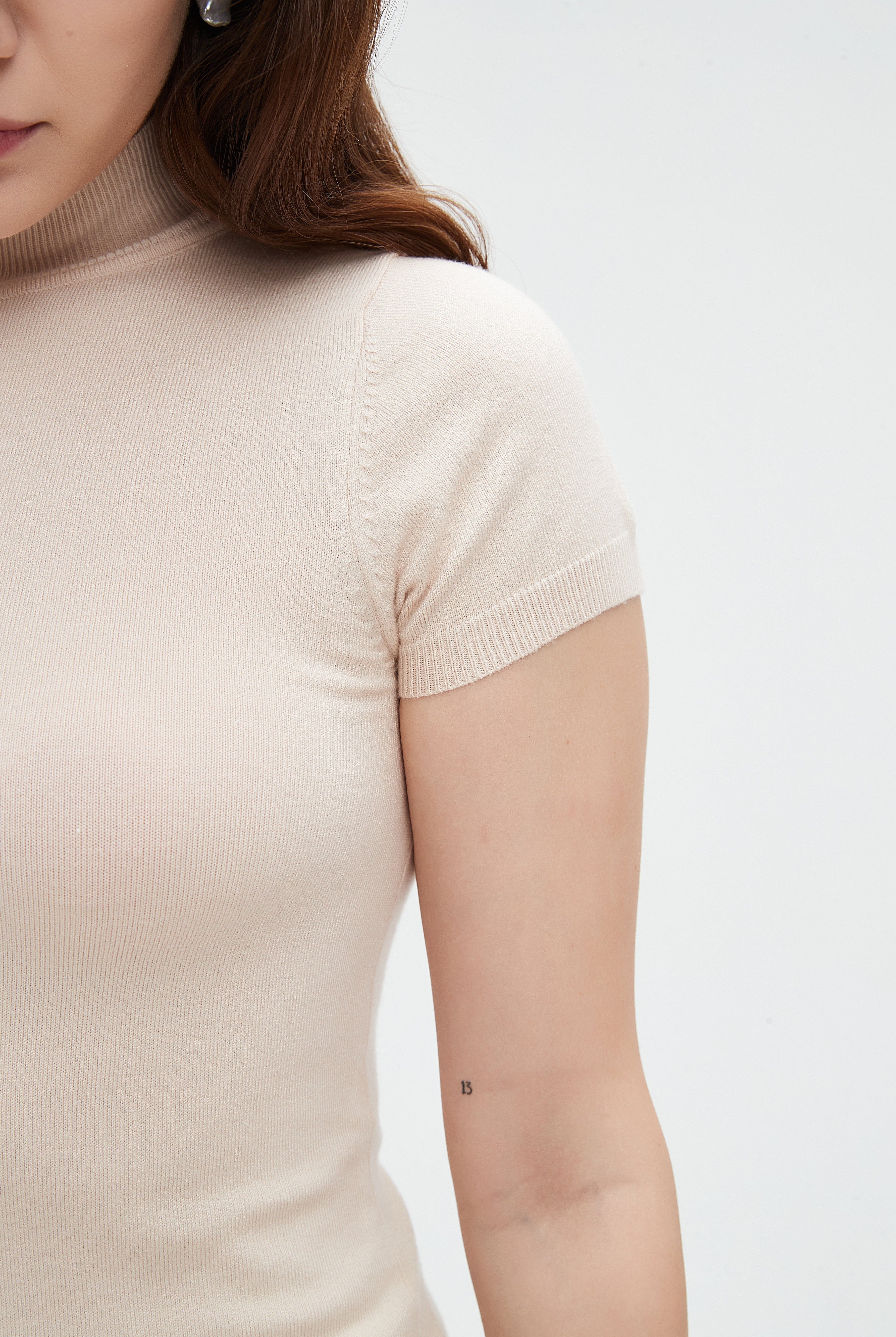 نتشي تيشيرت نسائي نص كم ساده برقبه