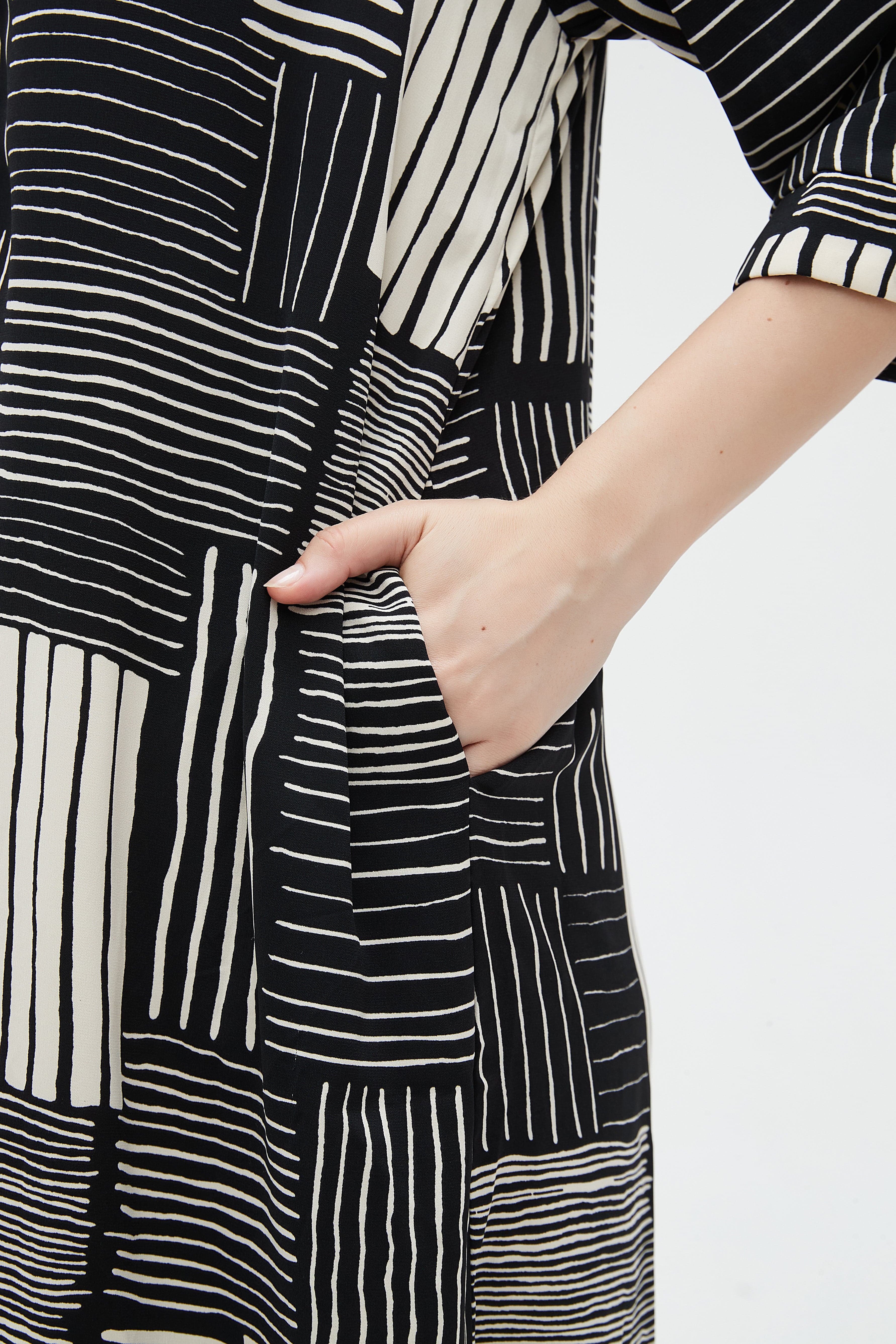 نتشي فستان ميدي مشجر 3/4 كم