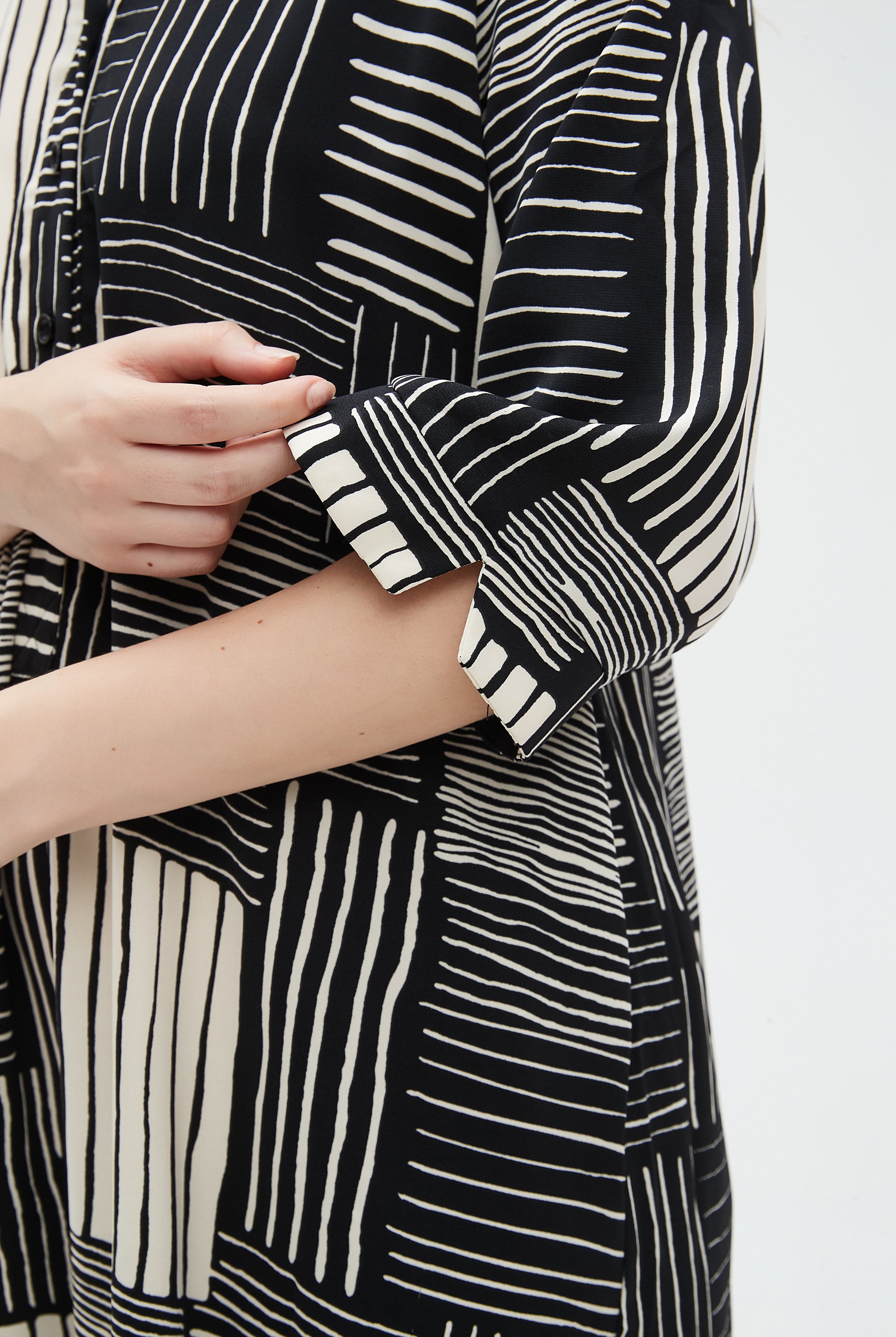 نتشي فستان ميدي مشجر 3/4 كم