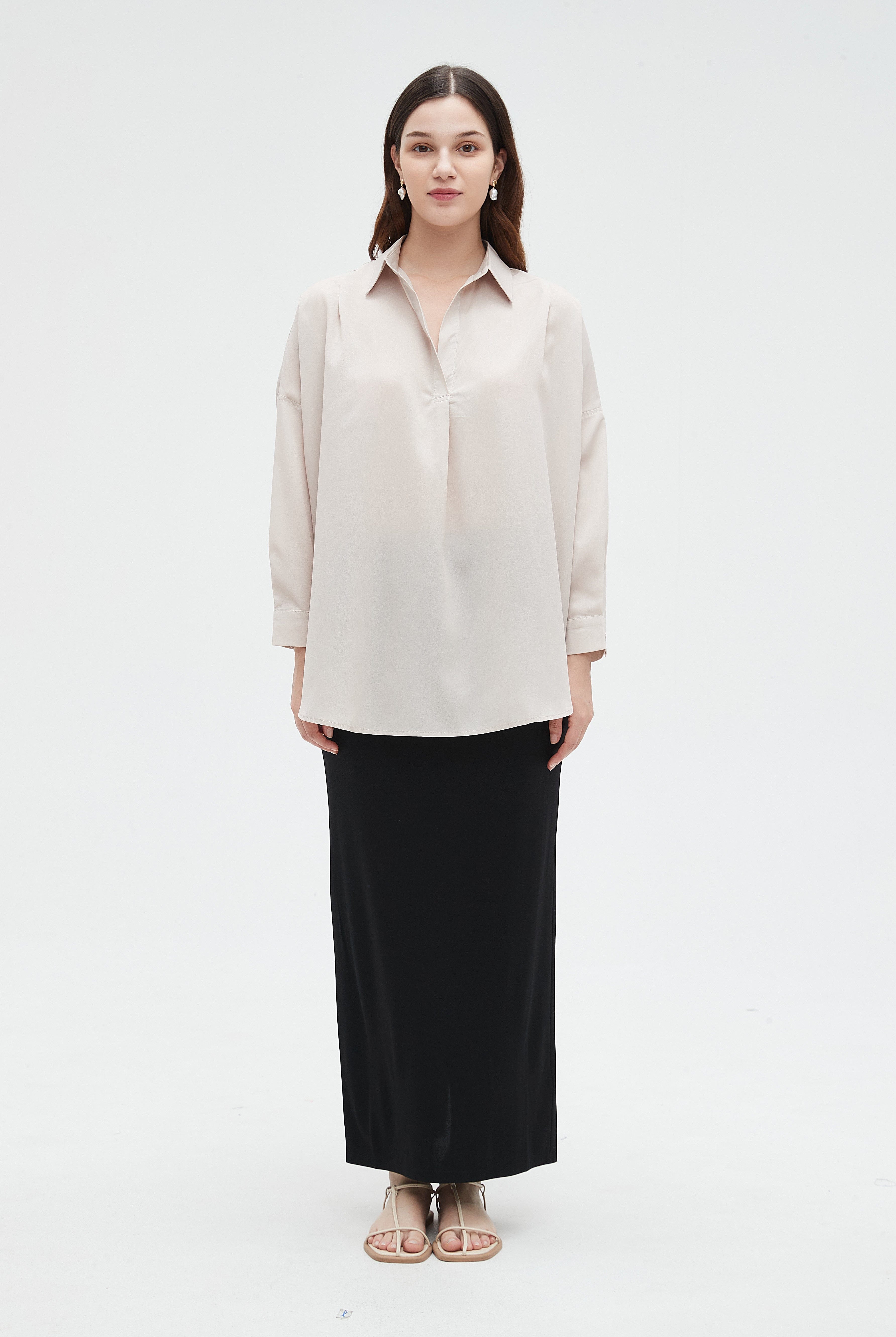 نتشي بلوزة نسائي ساده بياقه وأكمام طويلة