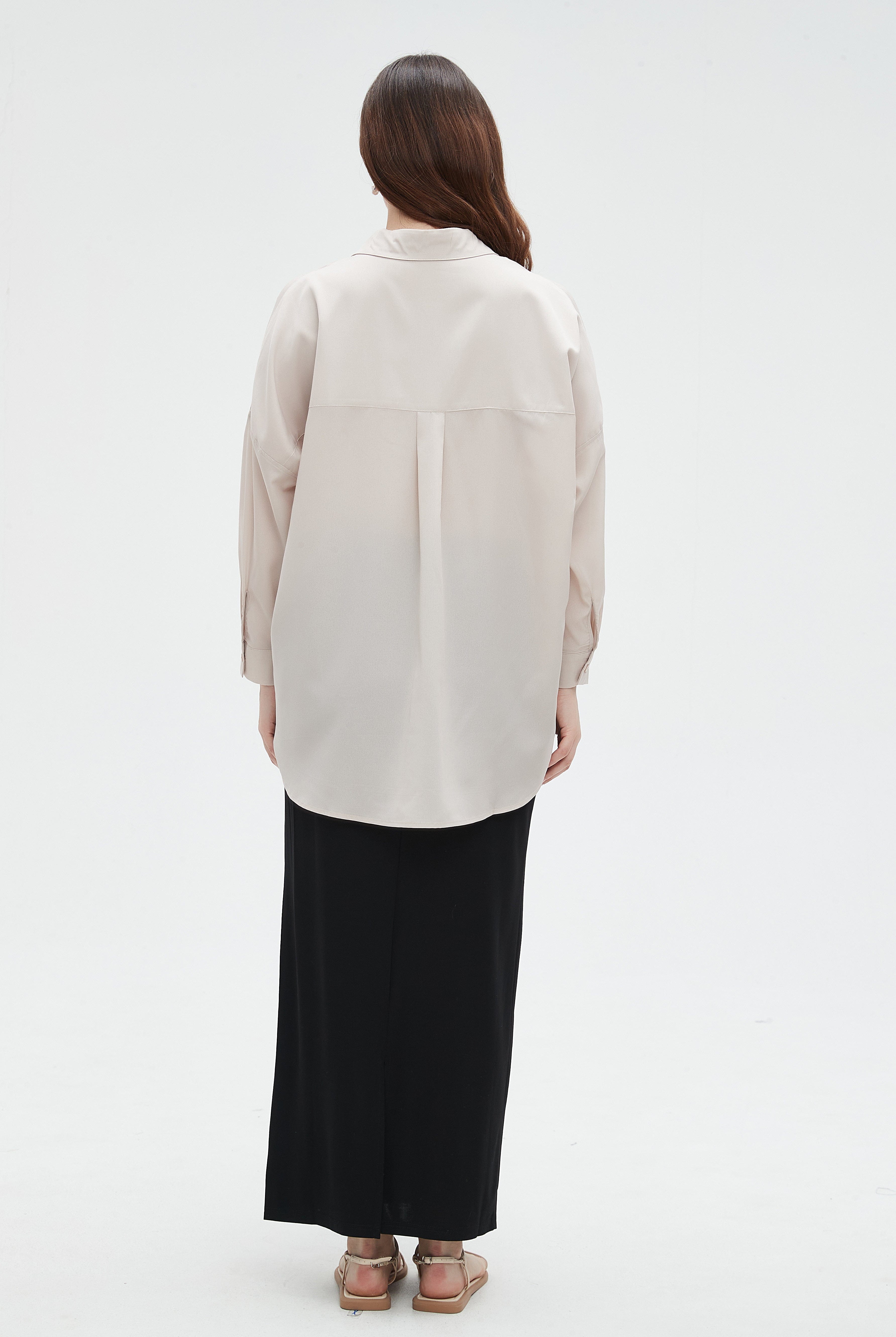 نتشي بلوزة نسائي ساده بياقه وأكمام طويلة