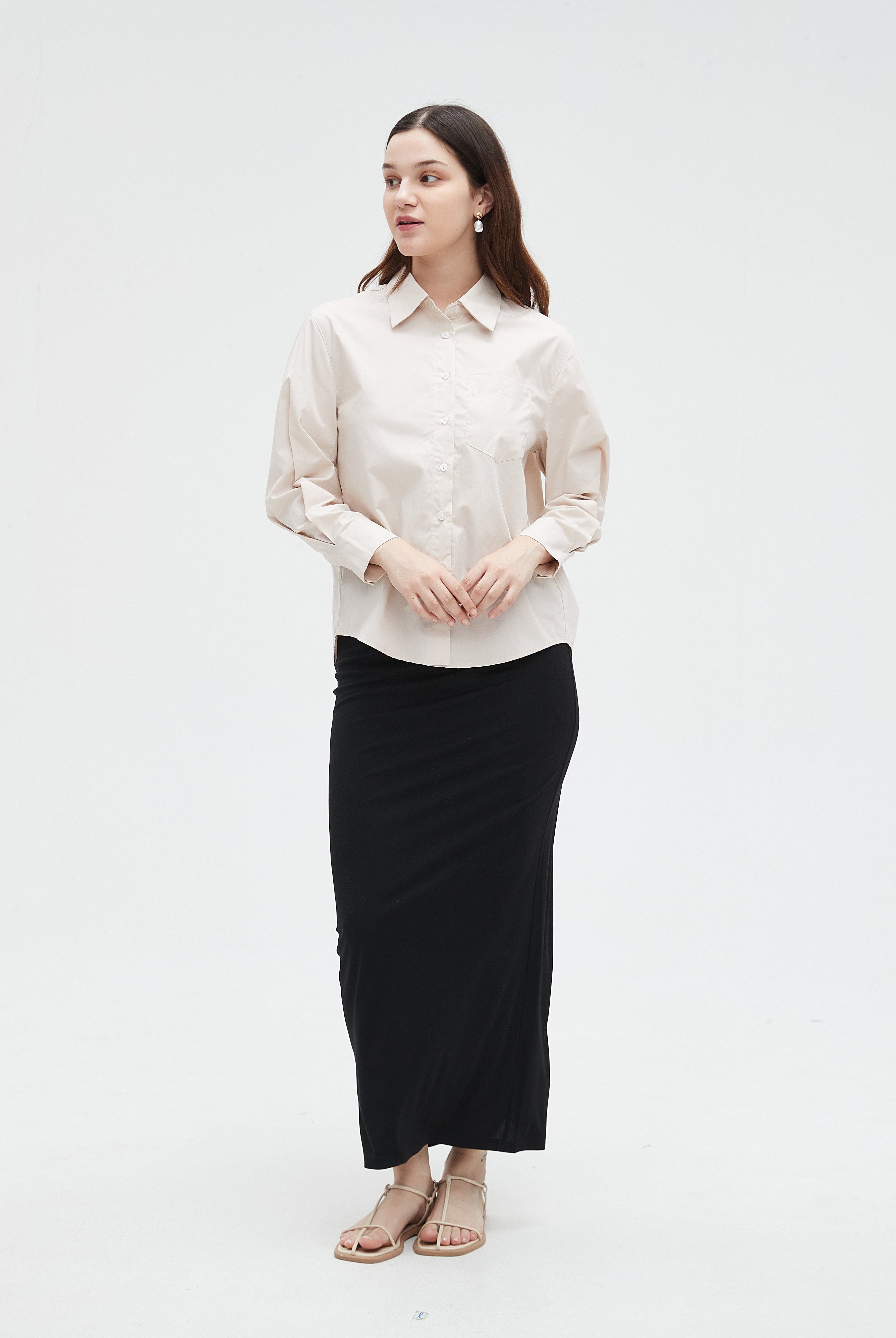 نتشي بلوزة نسائي ساده قصيرة بكم وياقة