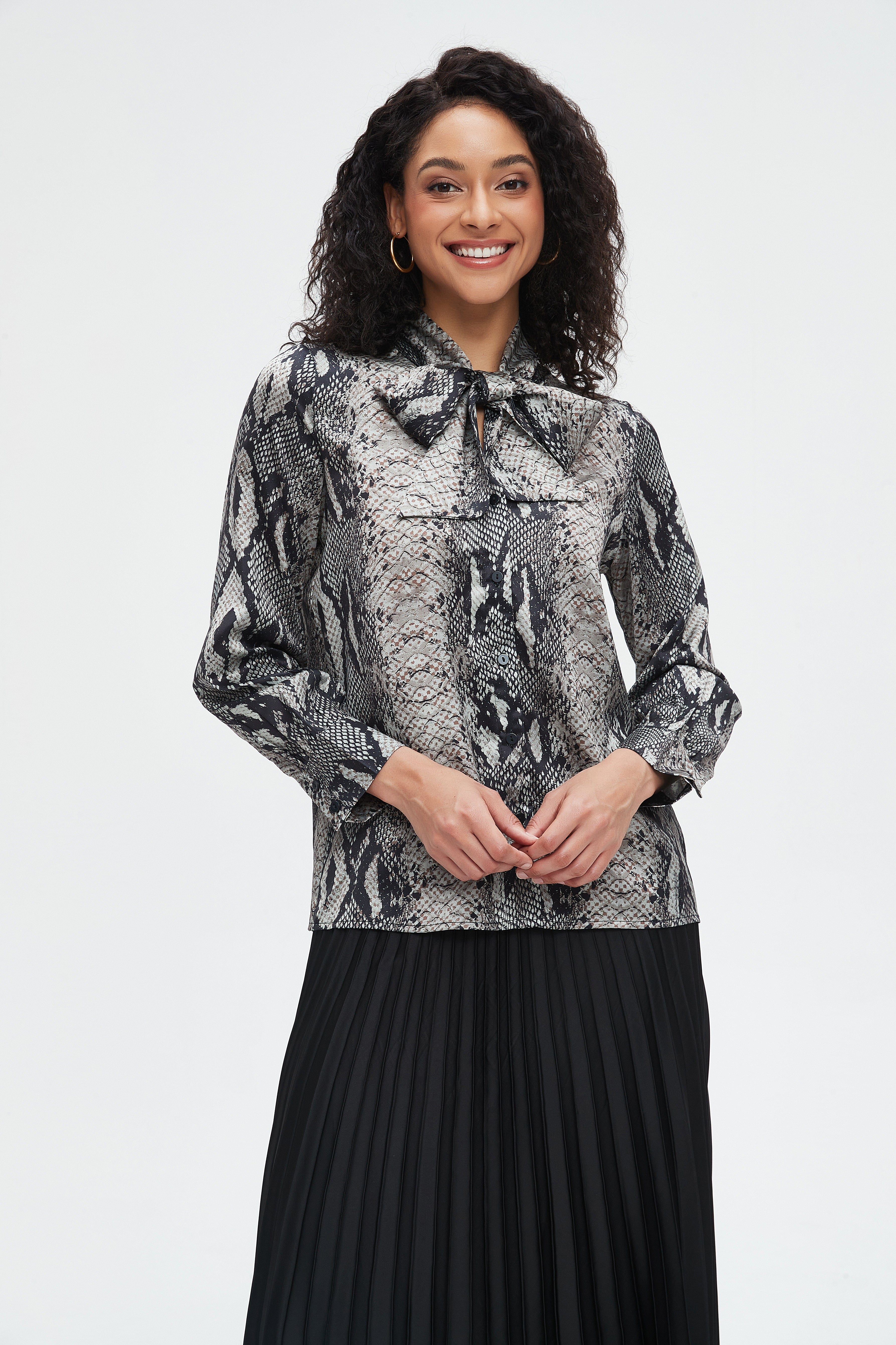 نتشي بلوزة نسائية كم طويل ونقشه تعبان وفيونكه عالرقبة