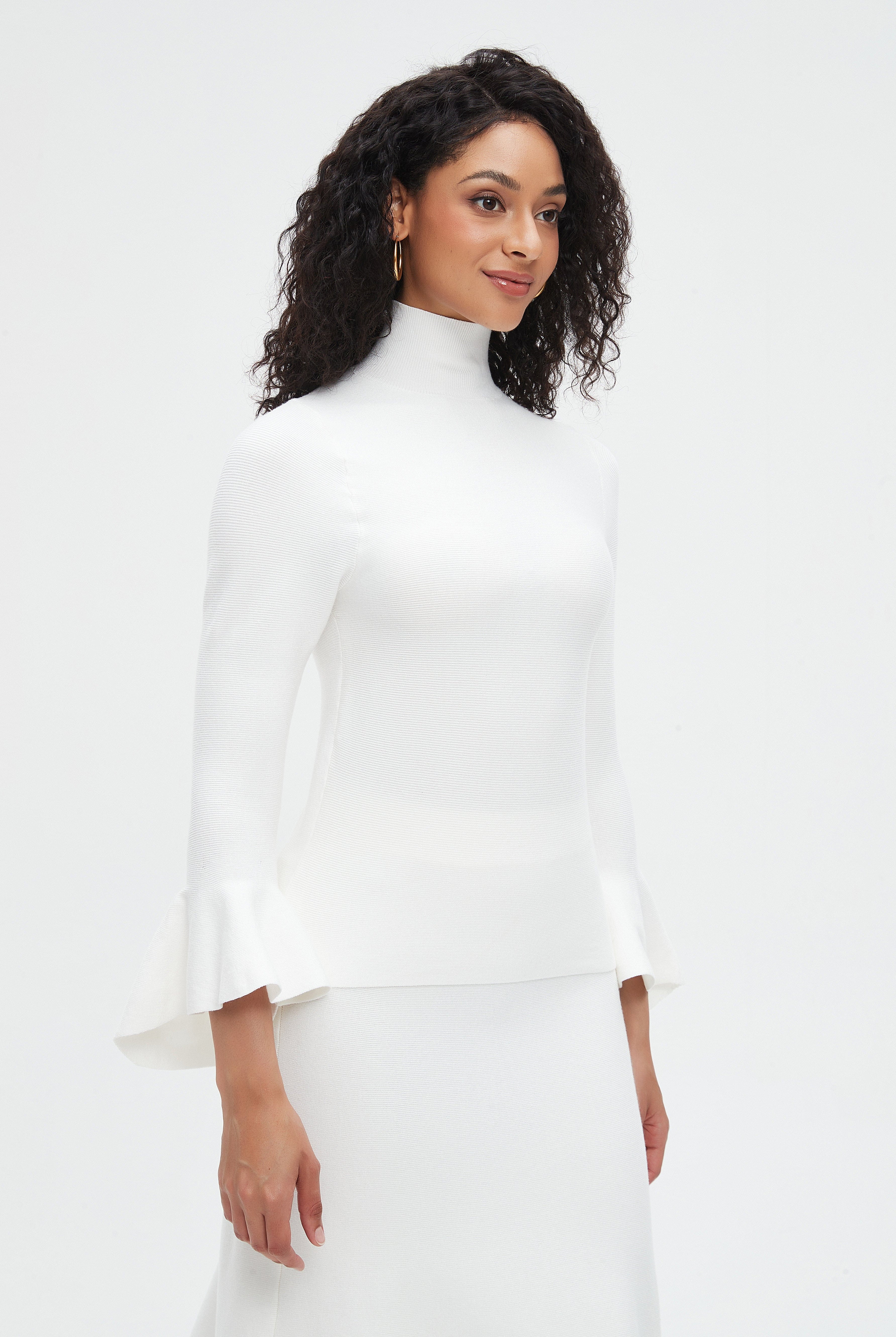 نتشي بلوزة نسائية شتوى برقبة عالية وأكمام 3/4 ساده