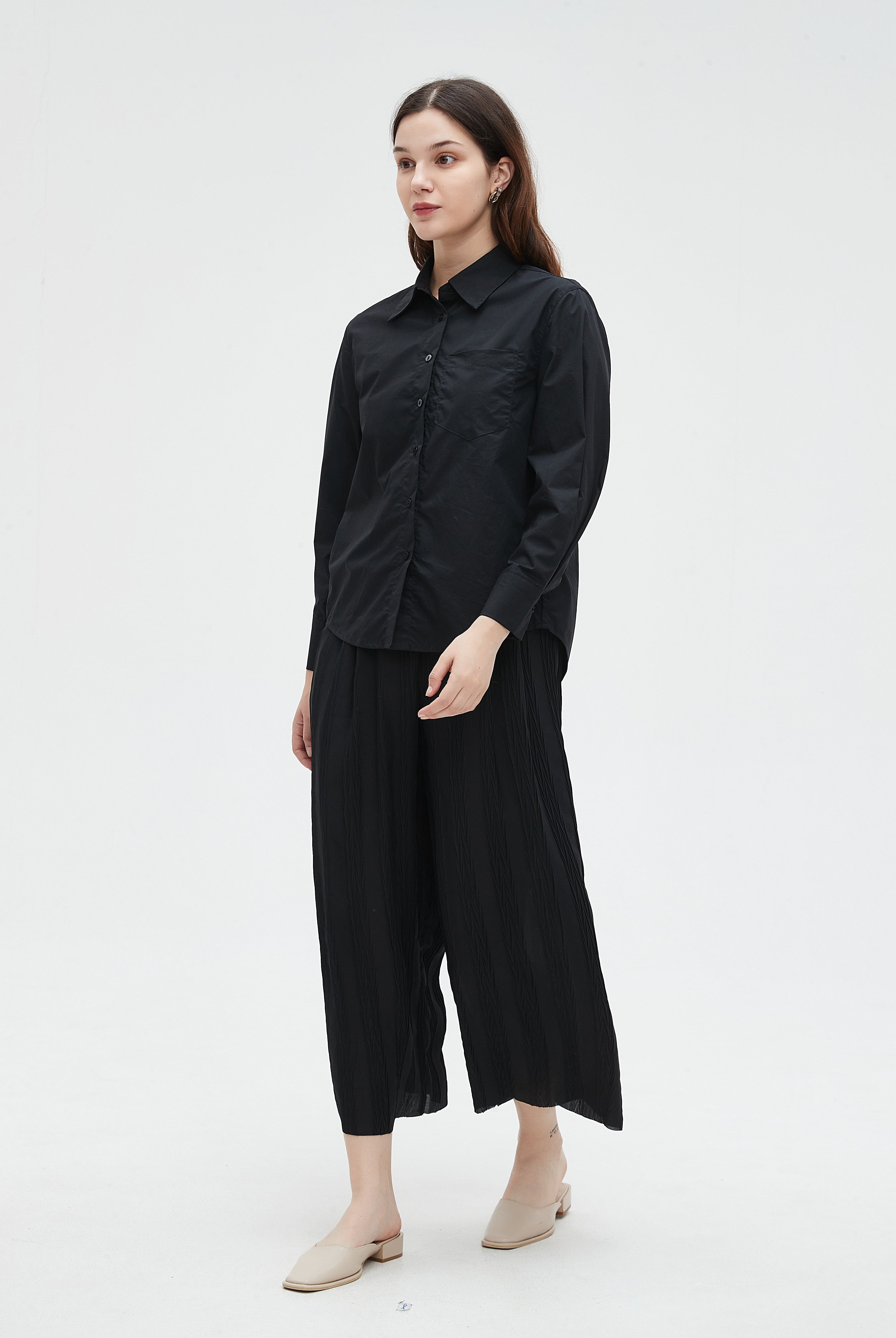 نتشي بلوزة نسائي ساده قصيرة بكم وياقة