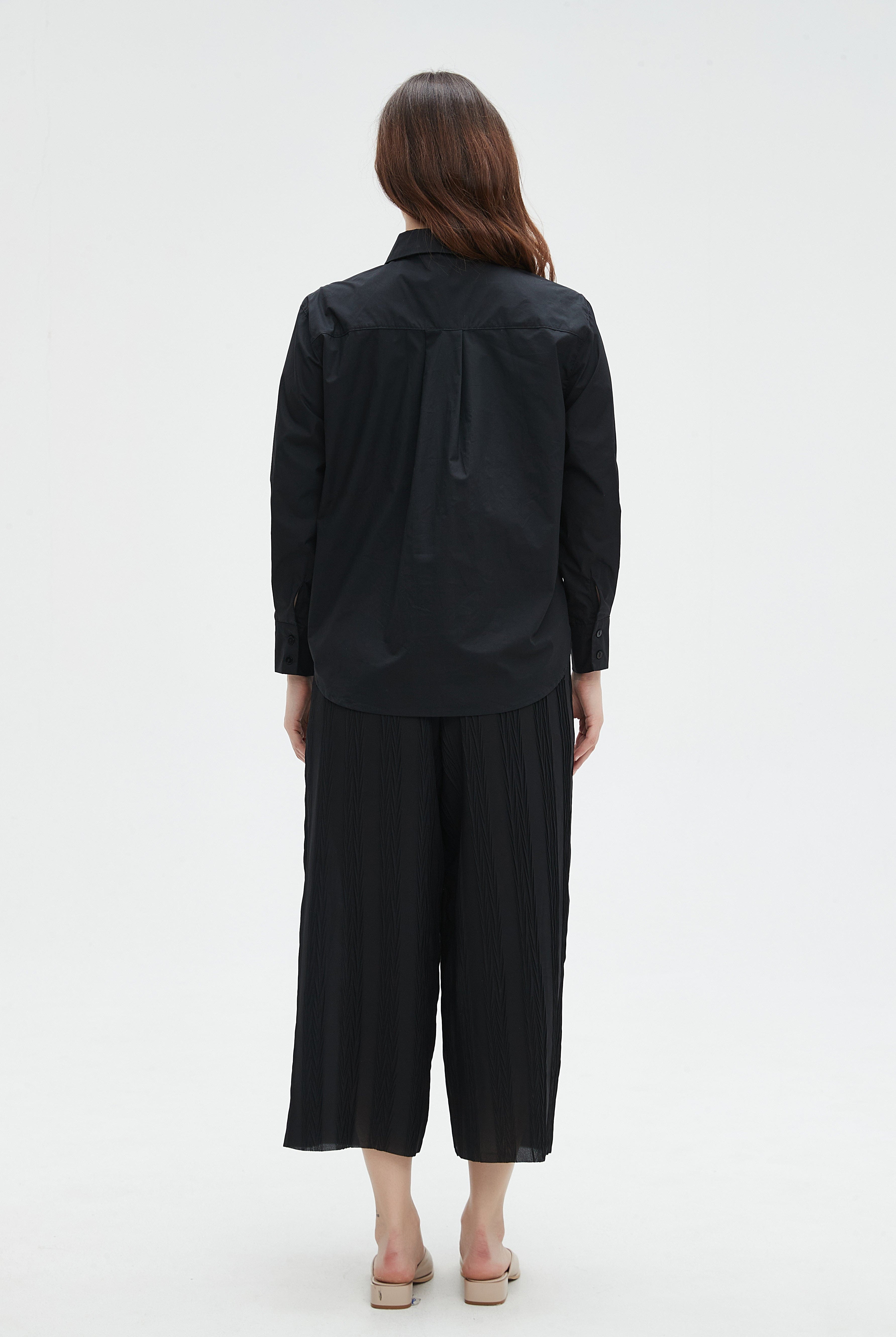 نتشي بلوزة نسائي ساده قصيرة بكم وياقة