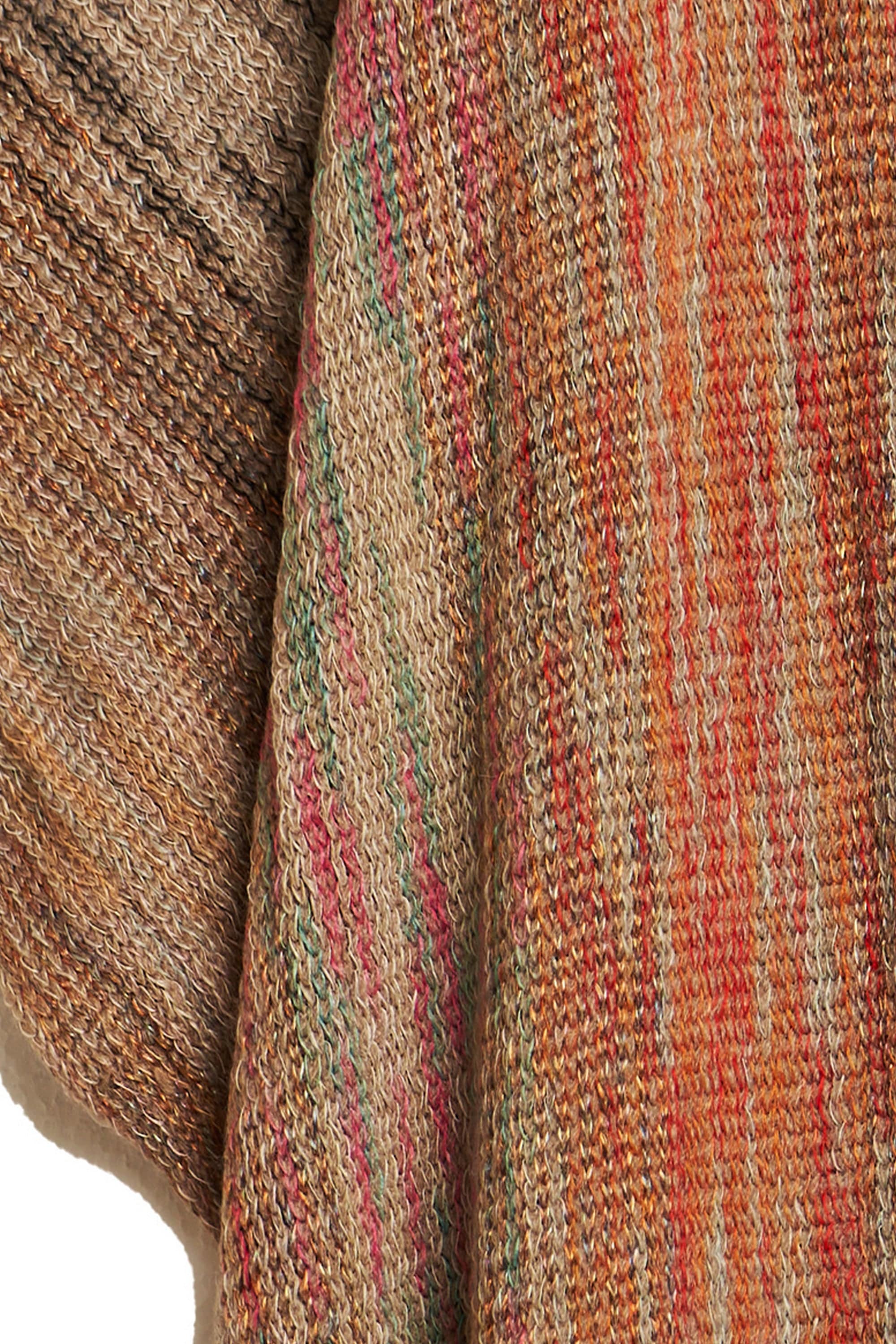 نتشي وشاح منقوش ملون مزين بالخيوط