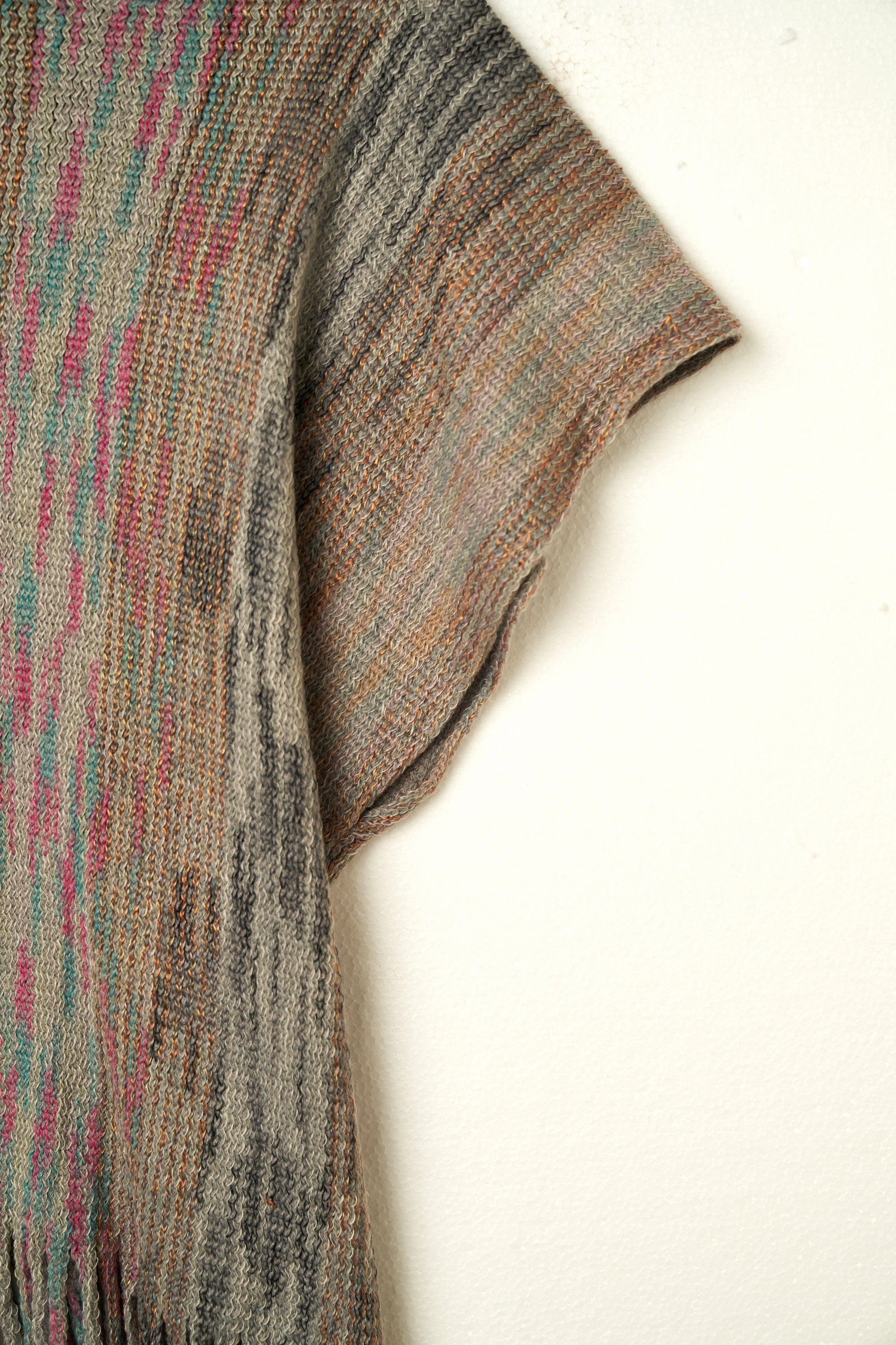 نتشي وشاح منقوش ملون قصير