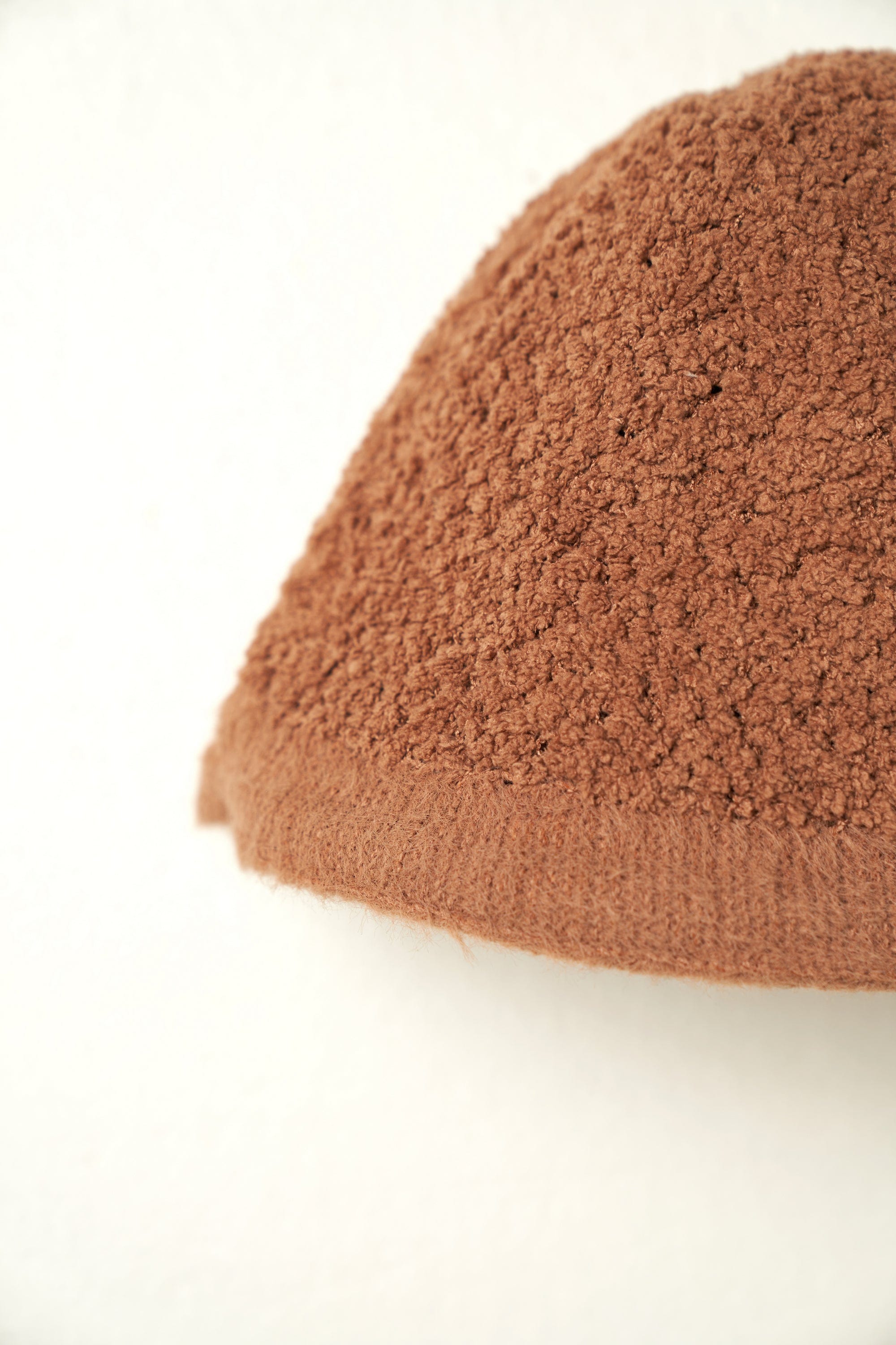 ميكا ايس كاب مطرز بفرو بني