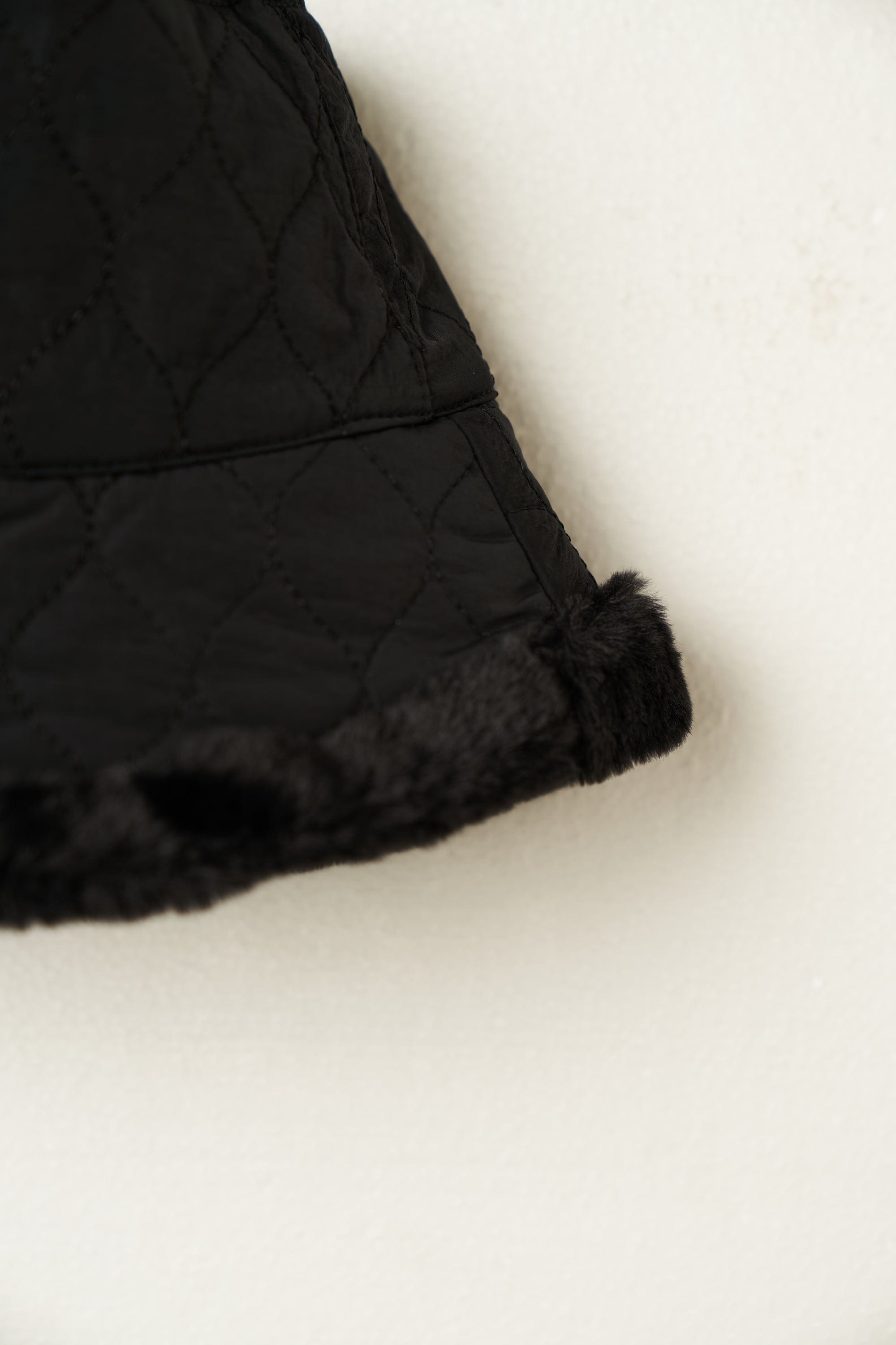 ميكا كاب بفرو من الامام مبطن نسائي