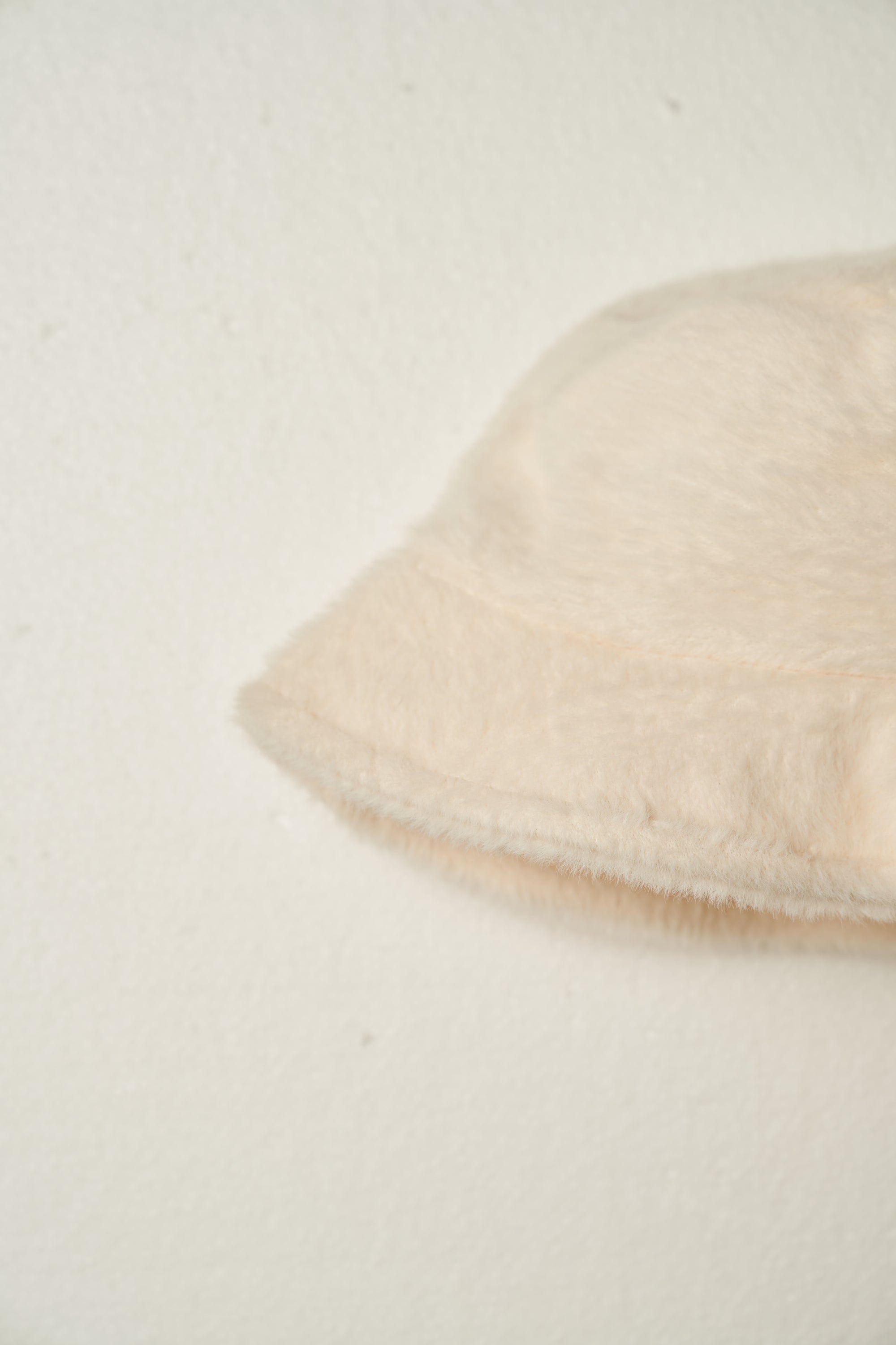 ميكا طاقية صياد فرو سادة نسائي