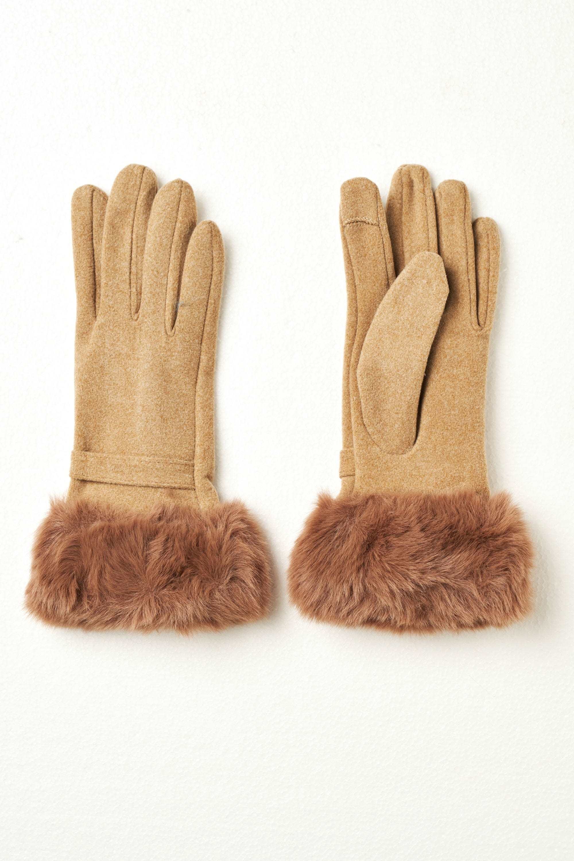 نتشي قفازات سادة مزينة بالفرو