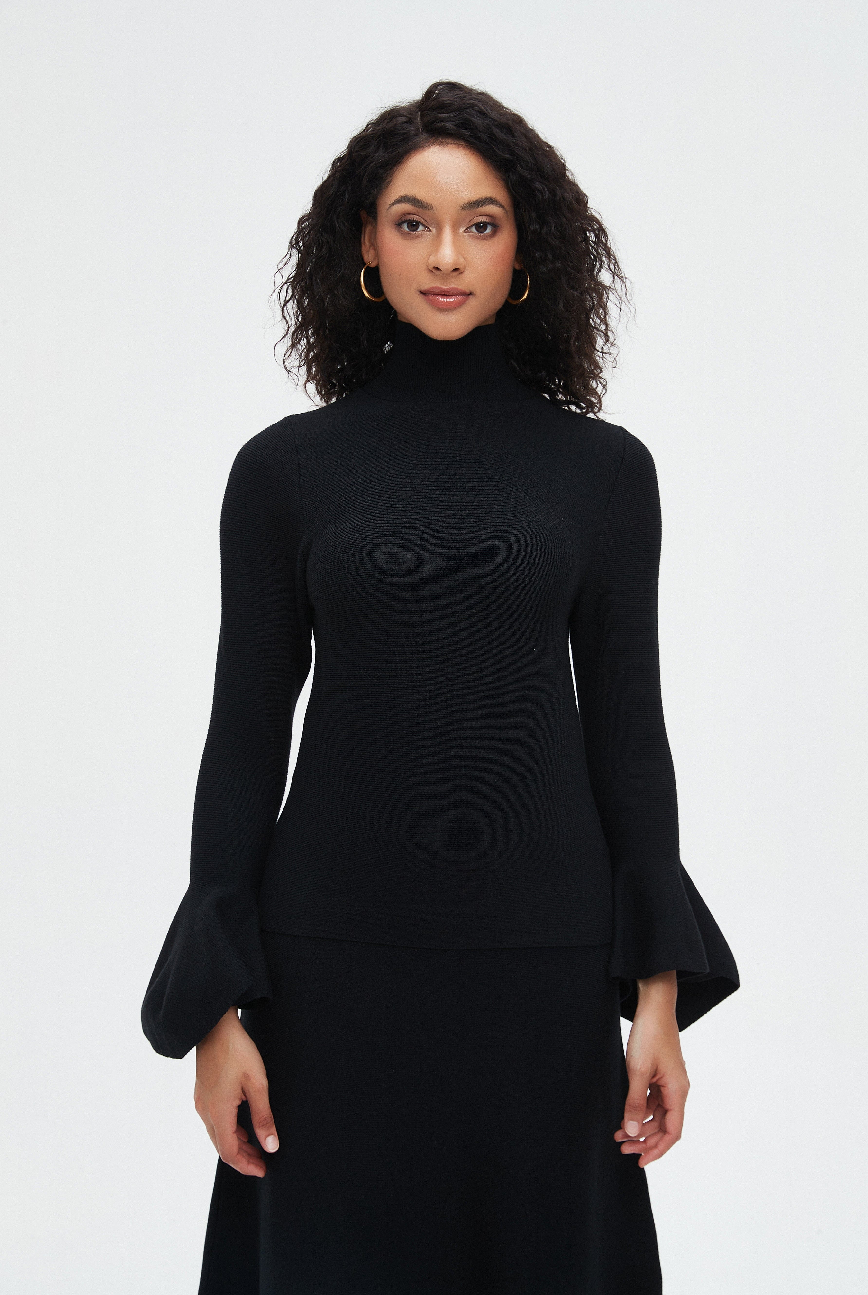 نتشي بلوزة نسائية شتوى برقبة عالية وأكمام 3/4 ساده