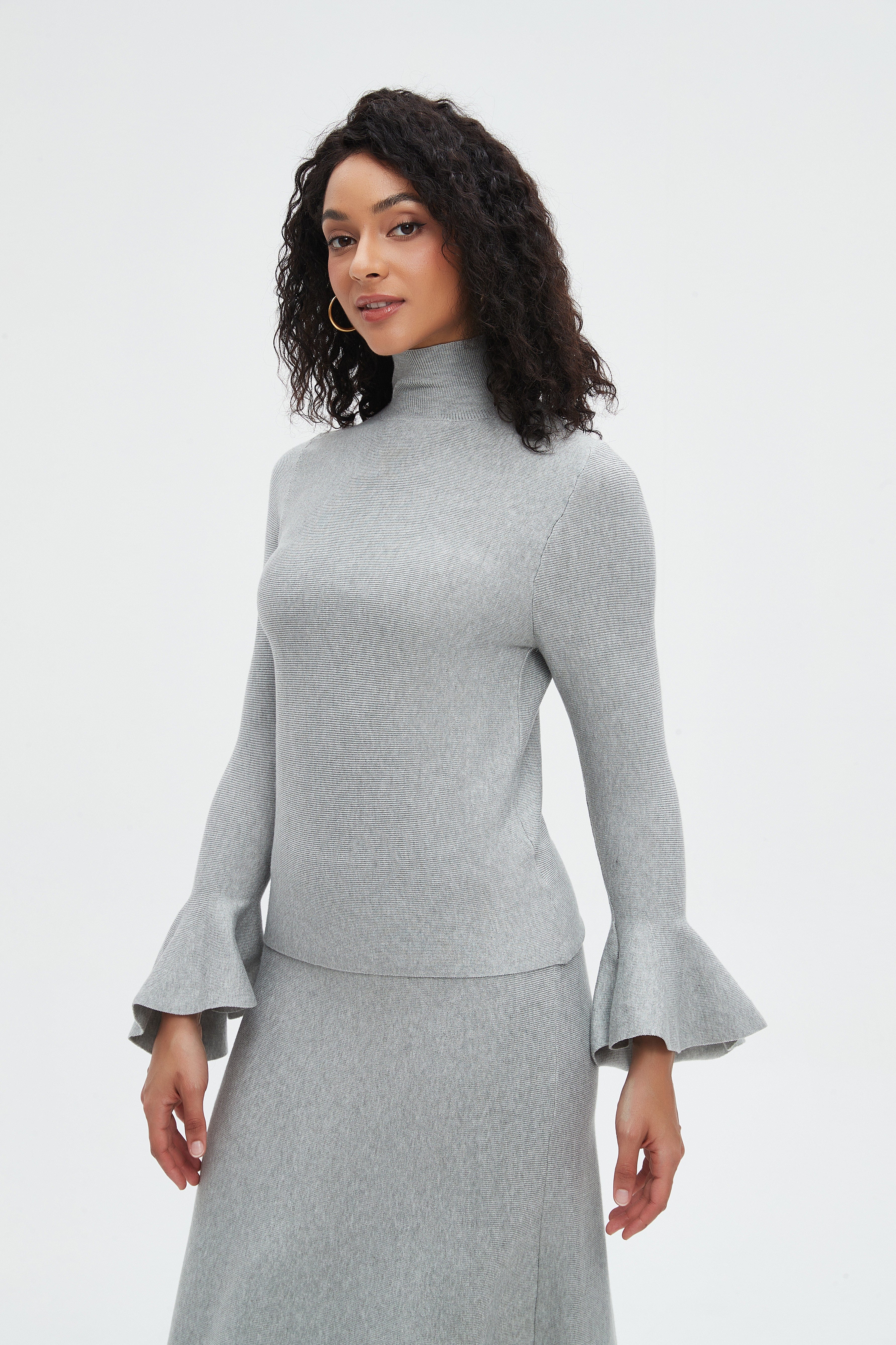 نتشي بلوزة نسائية شتوى برقبة عالية وأكمام 3/4 ساده