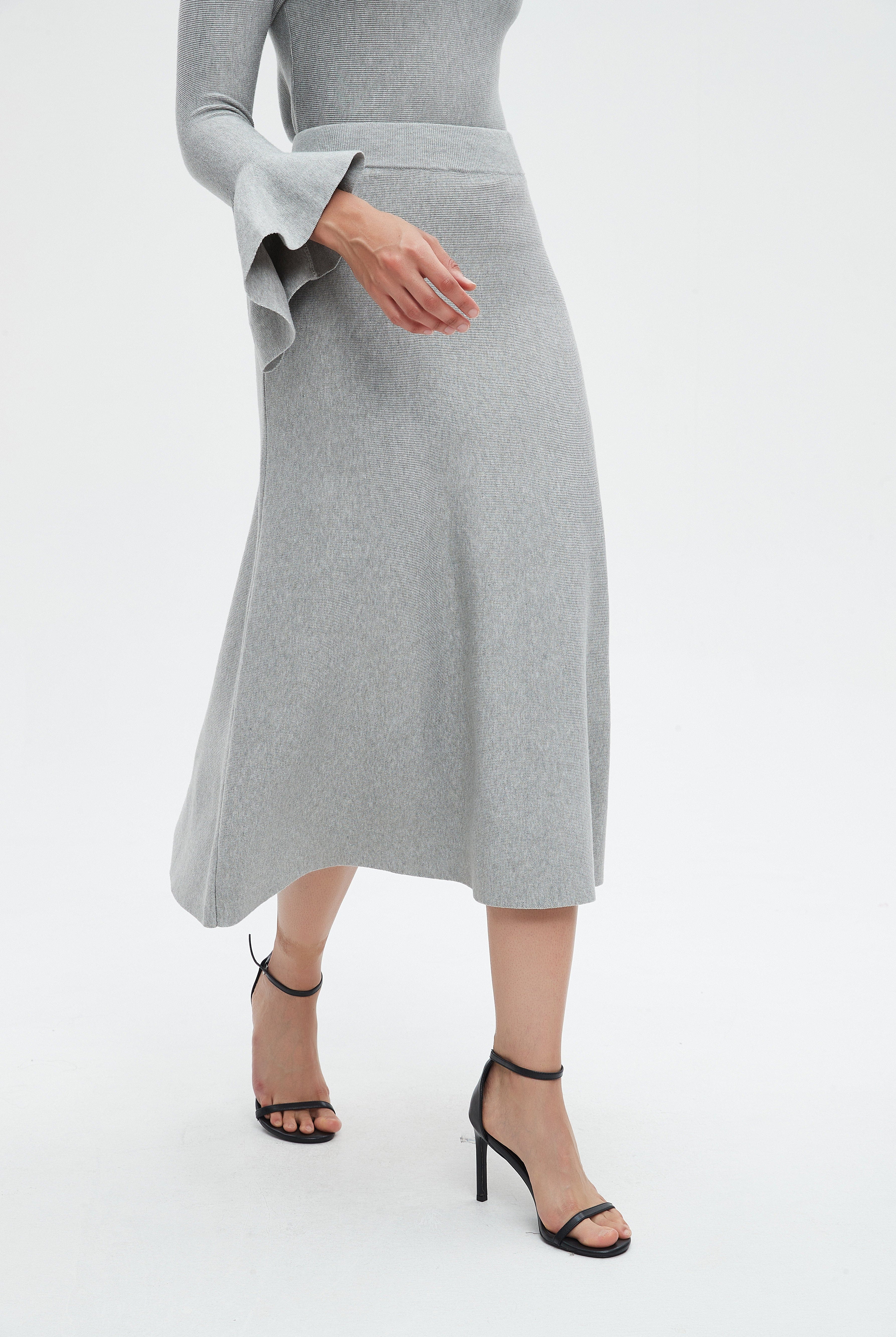 نتشي تنورة نسائية ميدي سادة