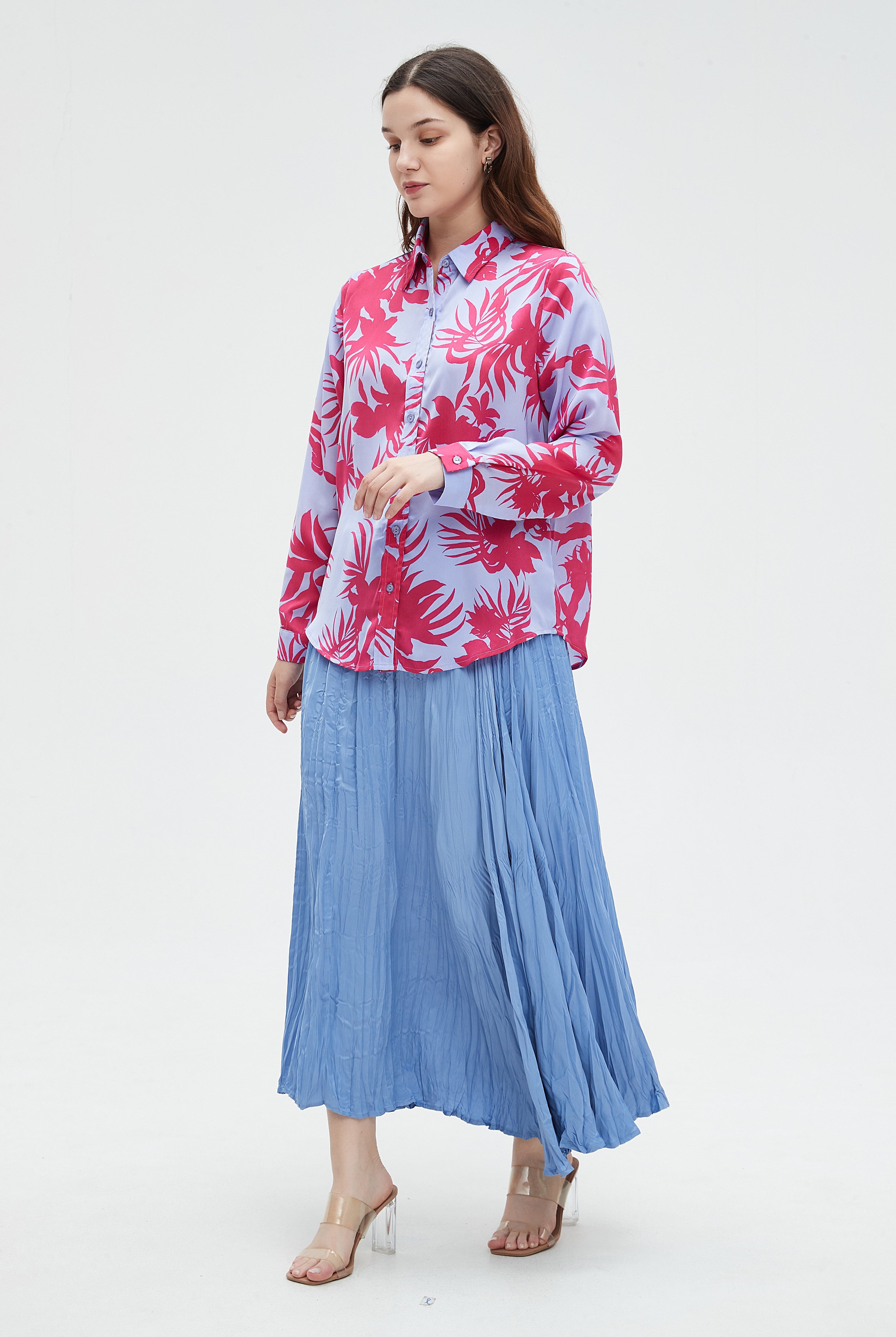 نتشي بلوزة نسائي بكم وياقة منقوشة بنقشة أزهار