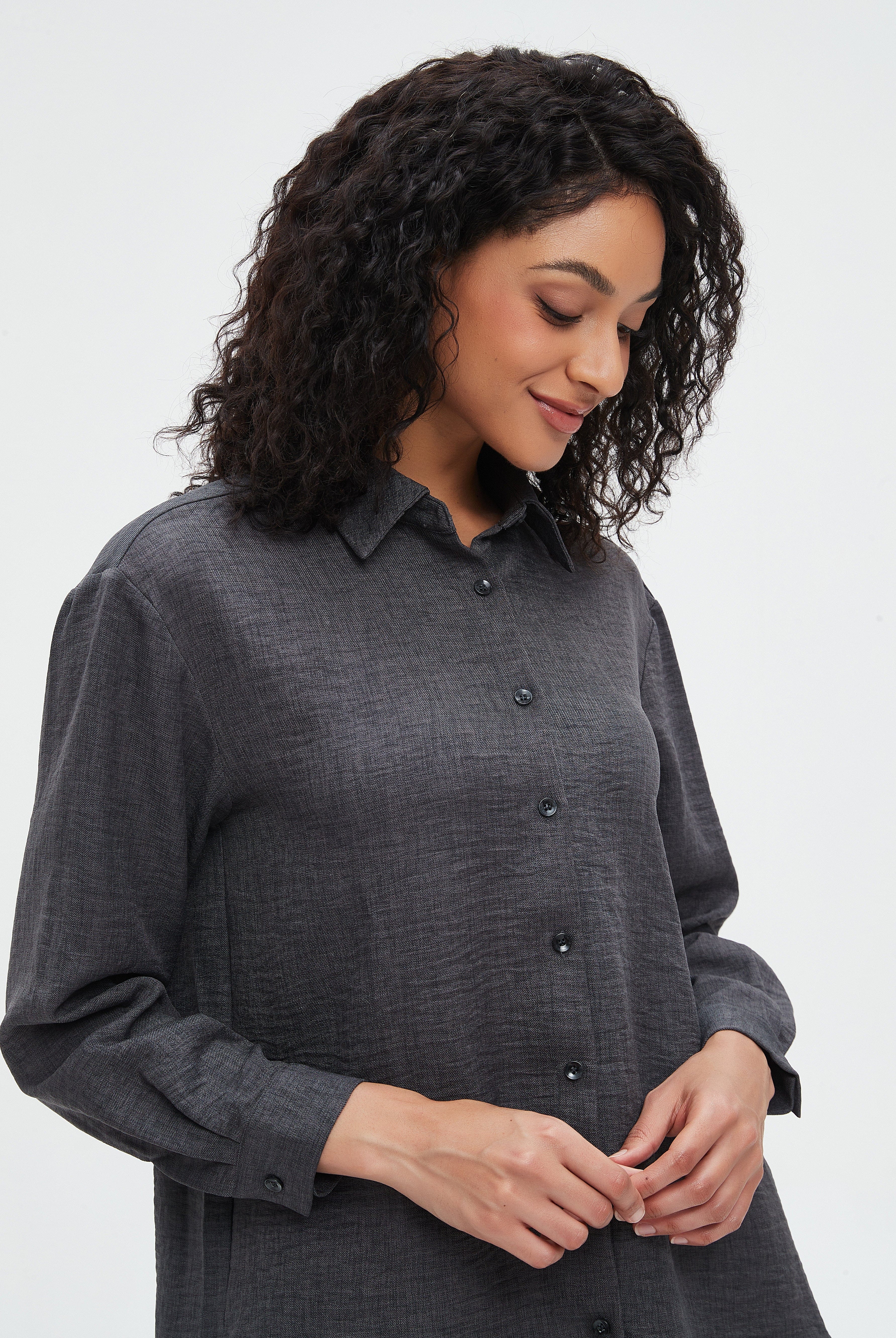 ميكا بلوزة نسائية طويلة سادة بأكمام طويلة ورباط على العنق