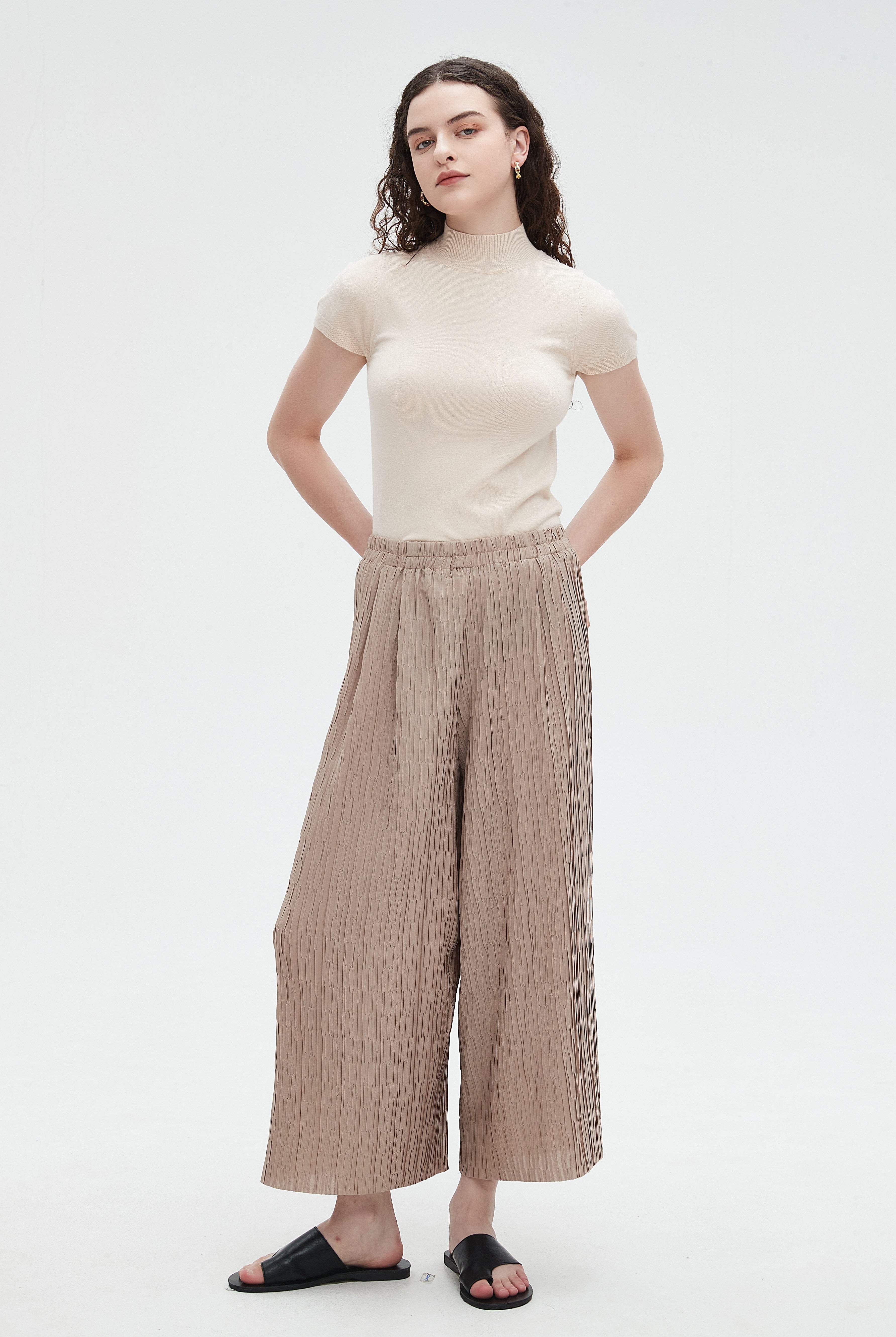 نتشي بنطلون نسائي 3/4 واسع بكشكش من الخصر