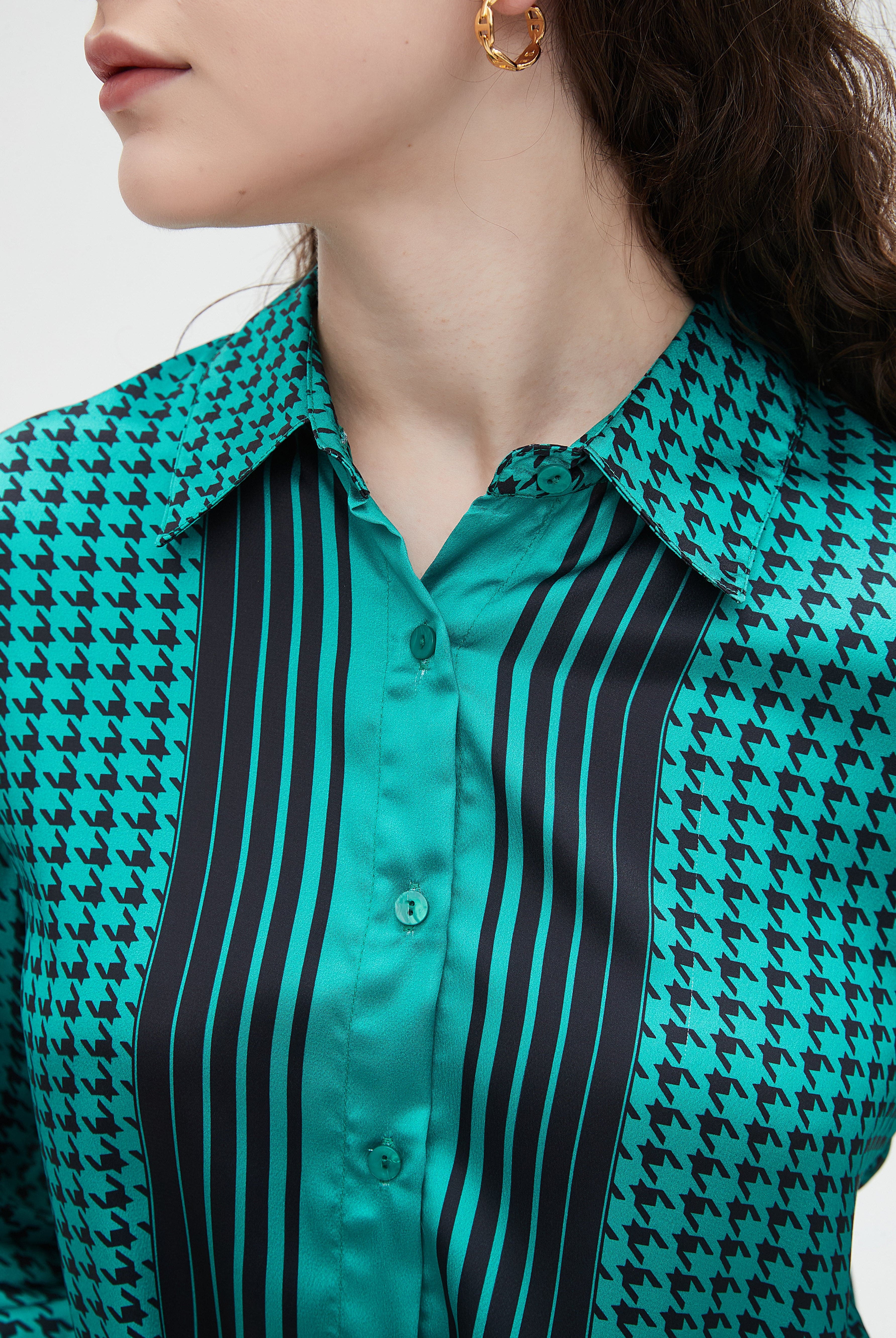 نتشي بلوزة نسائي مخططه بكم طويل