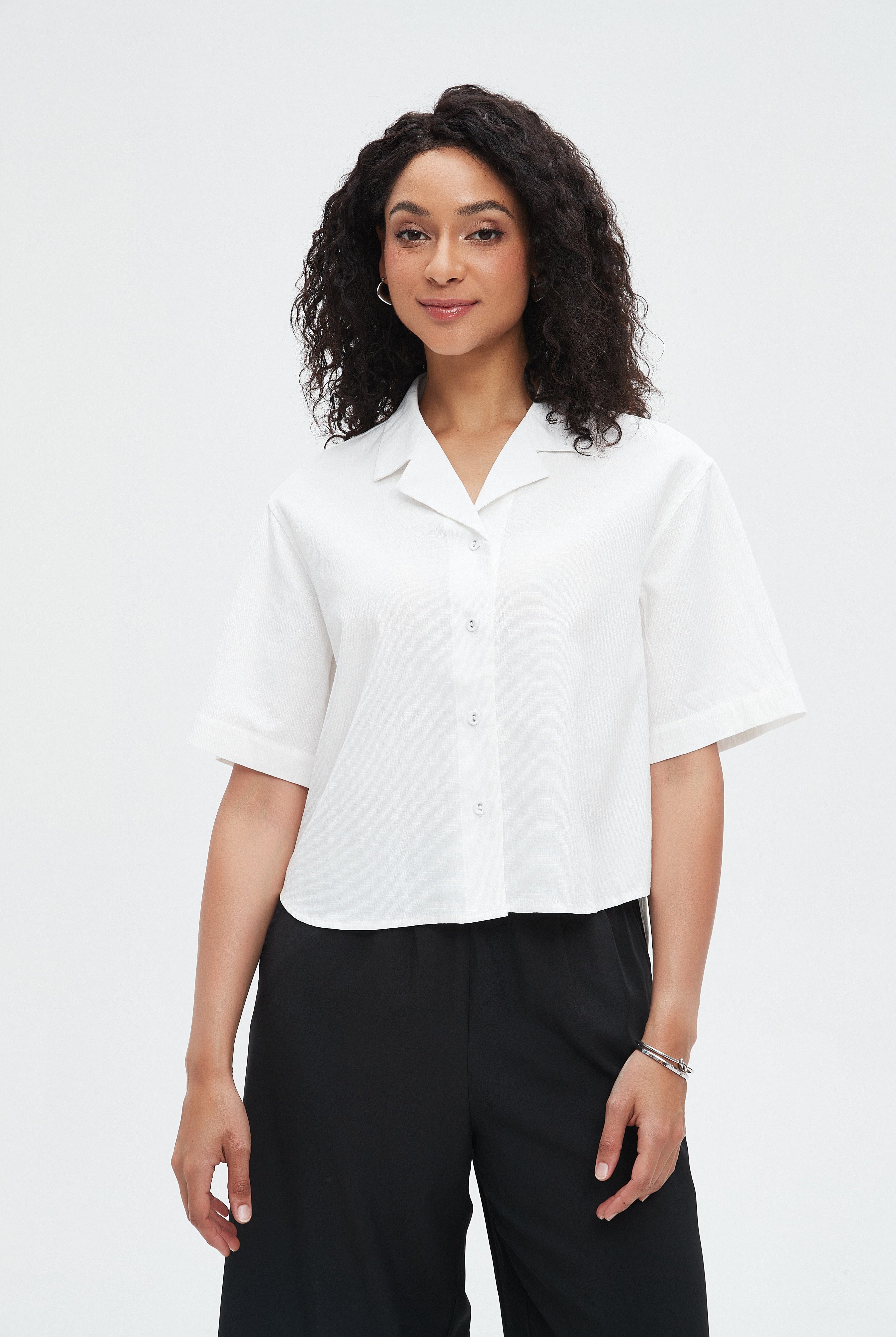 نتشي قميص سادة قصير بأزرار أمامية أكمام قصيرة