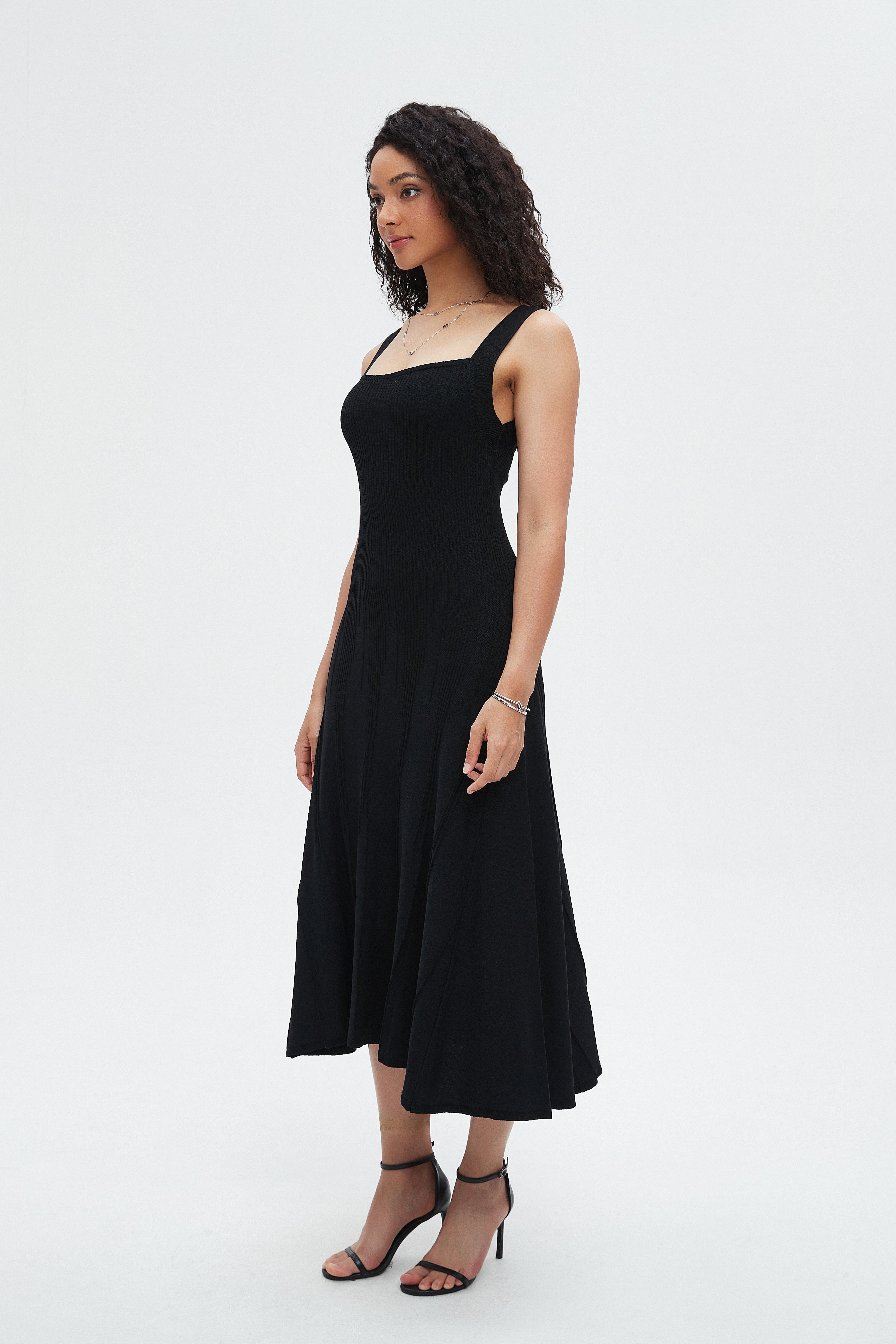 نتشي فستان نسائي ميدي بدون اكمام