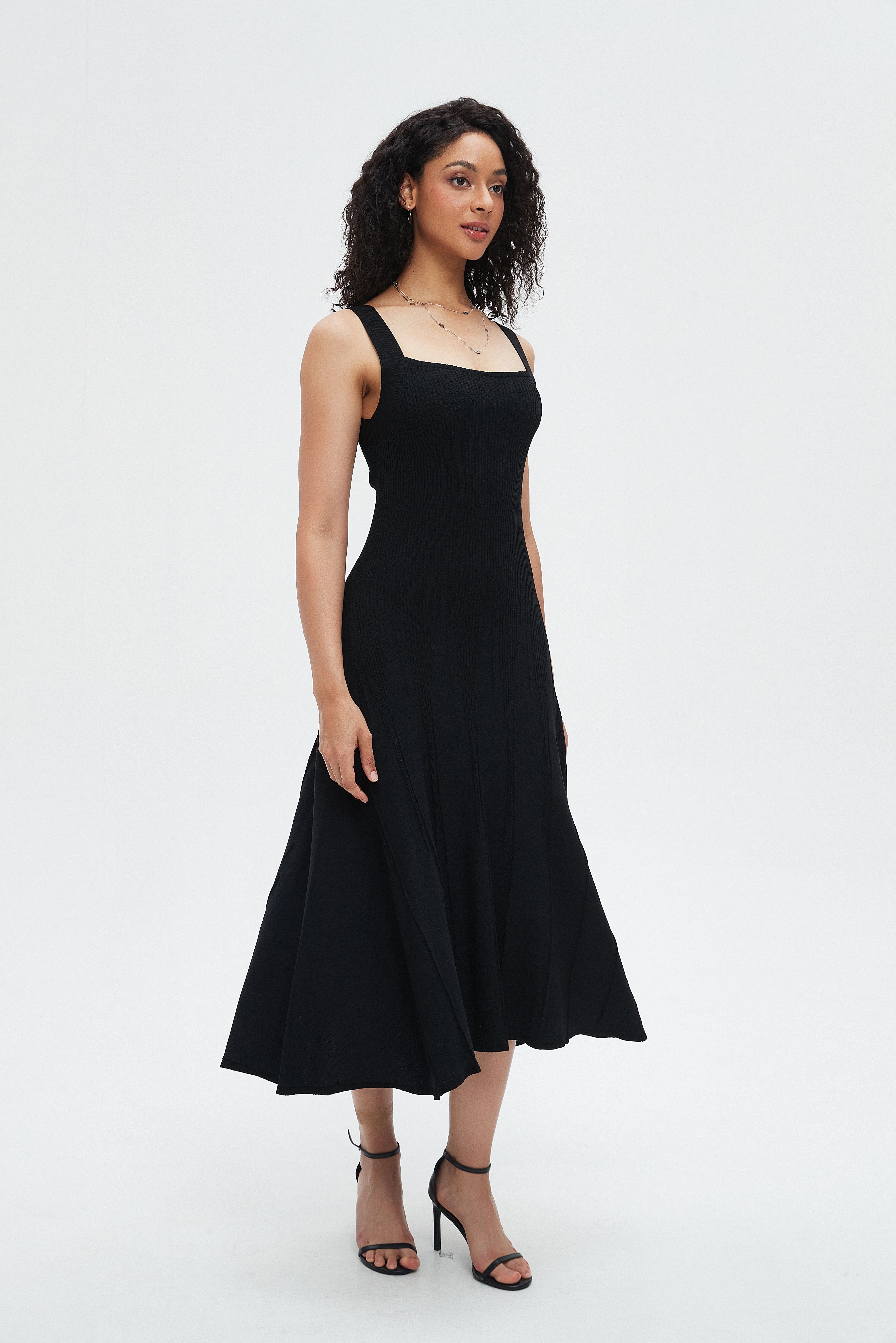 نتشي فستان نسائي ميدي بدون اكمام