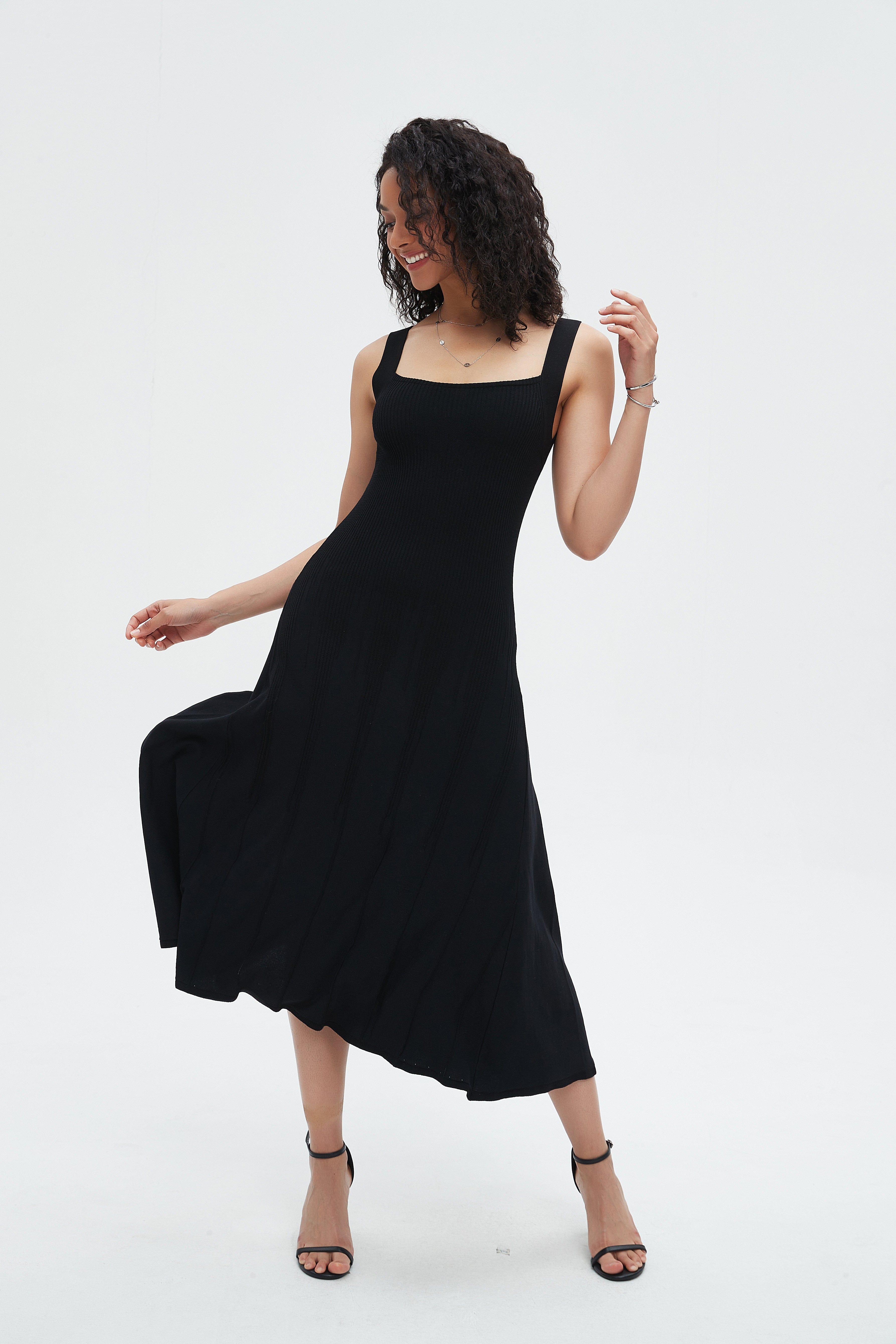 نتشي فستان نسائي ميدي بدون اكمام