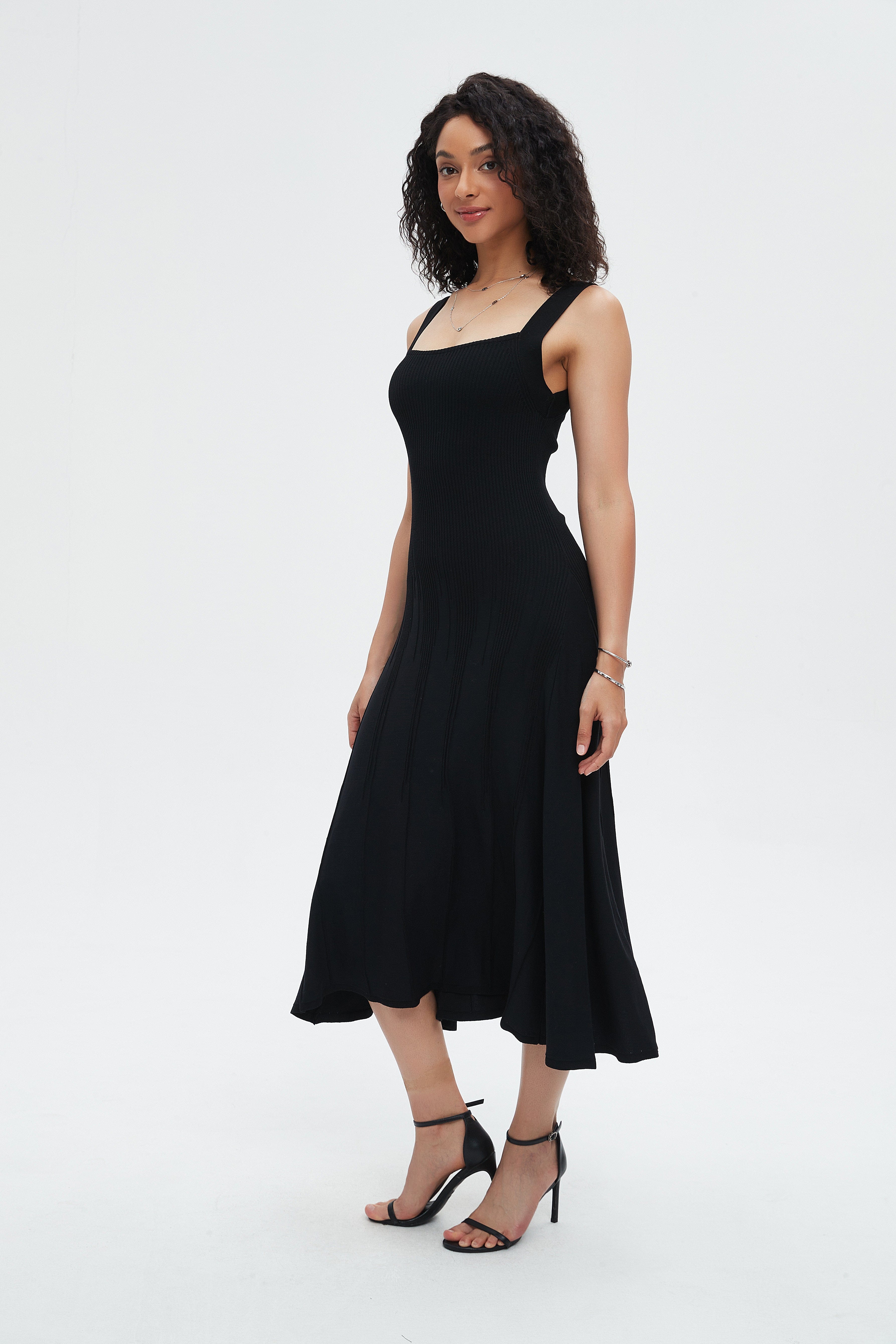 نتشي فستان نسائي ميدي بدون اكمام