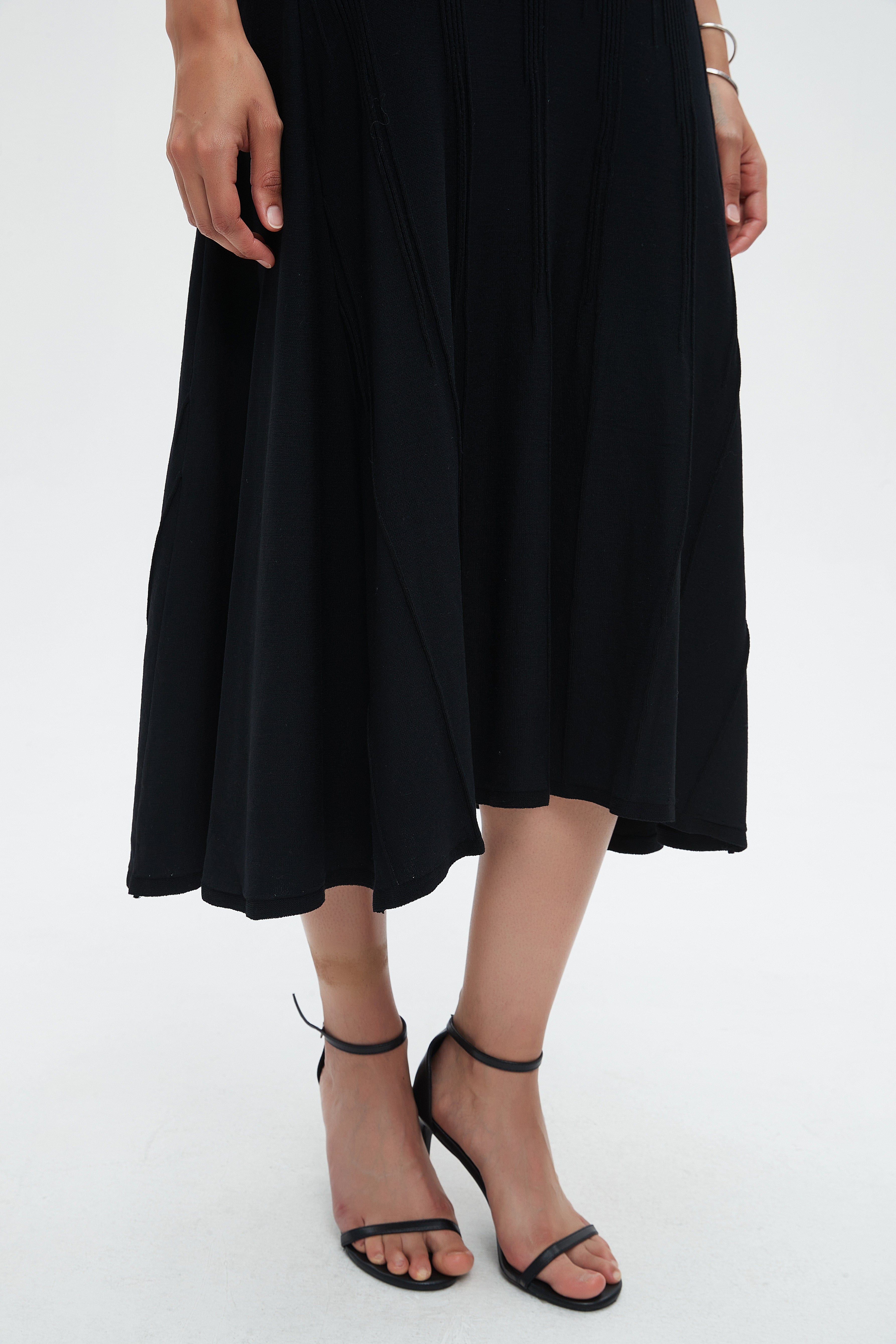 نتشي فستان نسائي ميدي بدون اكمام