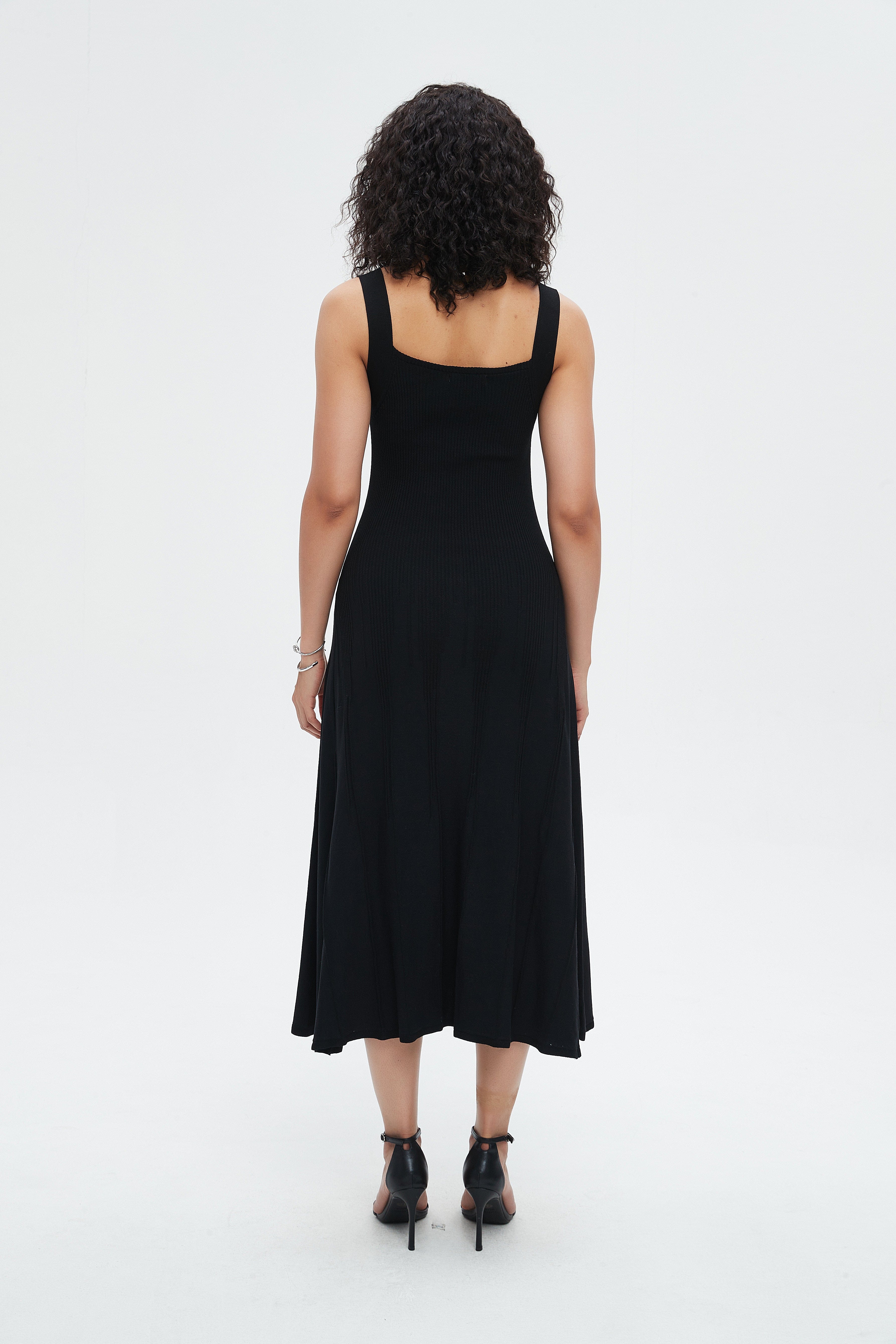 نتشي فستان نسائي ميدي بدون اكمام