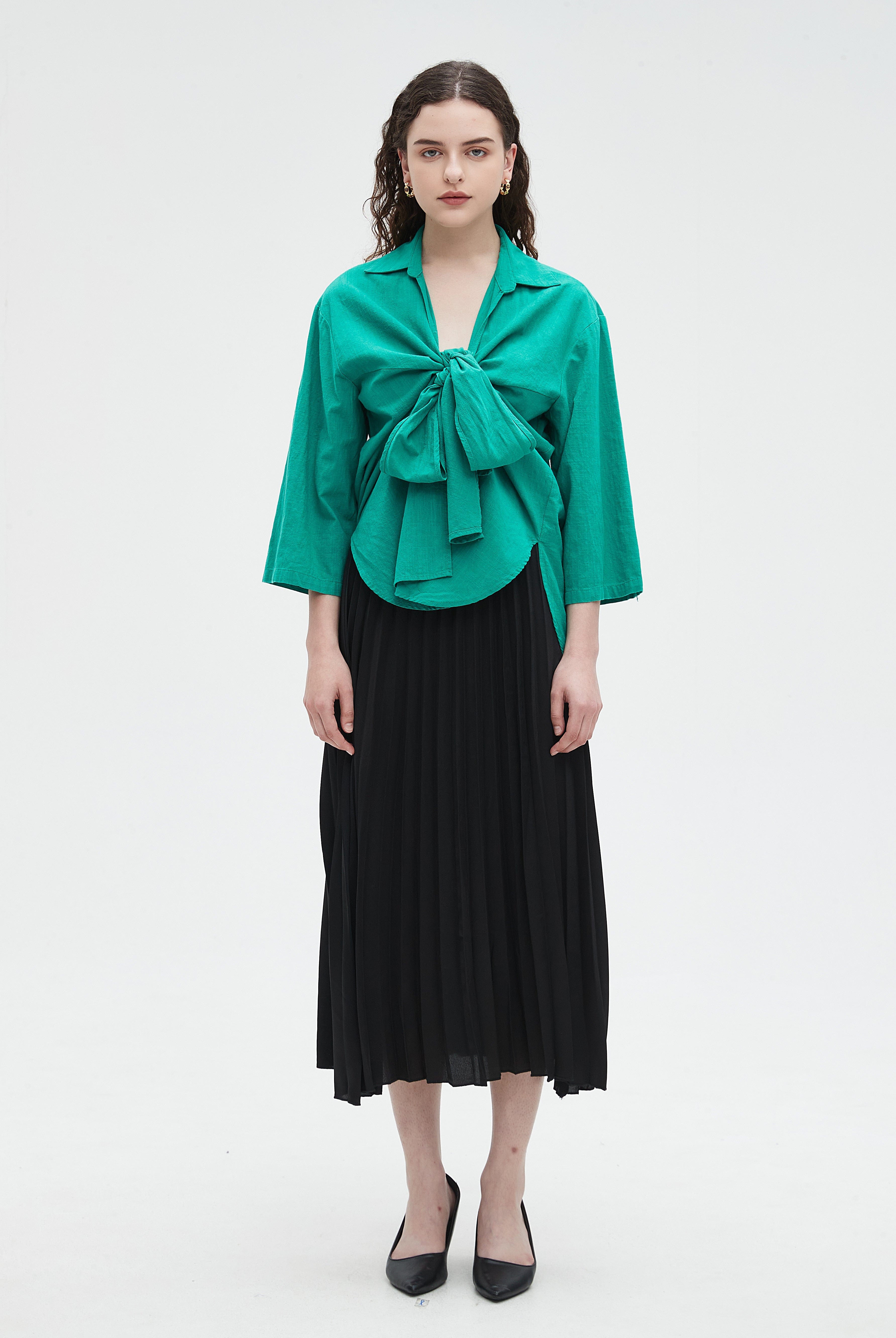 نتشي بلوزة نسائية 3/4 كم سادة برباط على الصدر