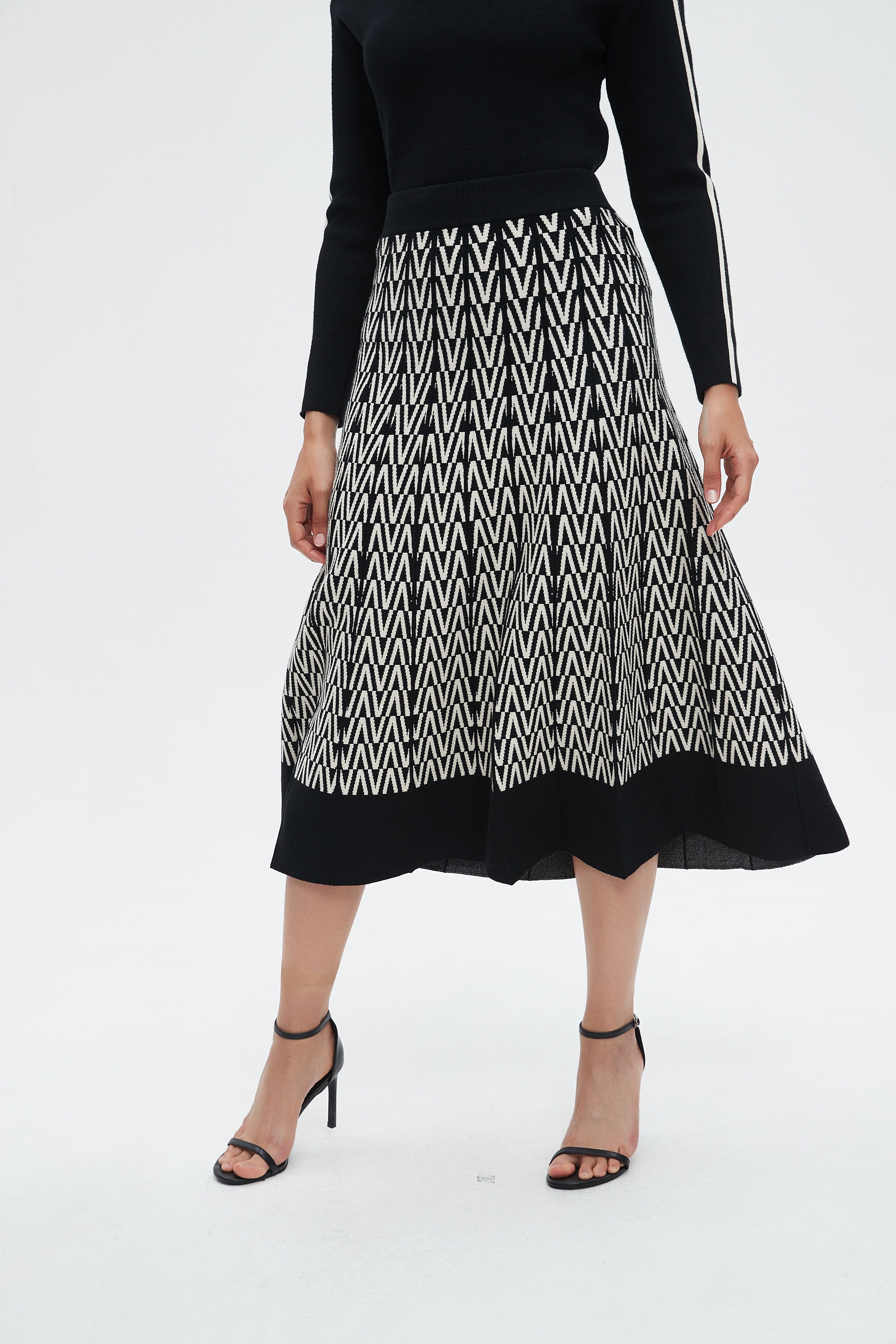 نتشي تنورة نسائية ميدي واسعه منقوشة