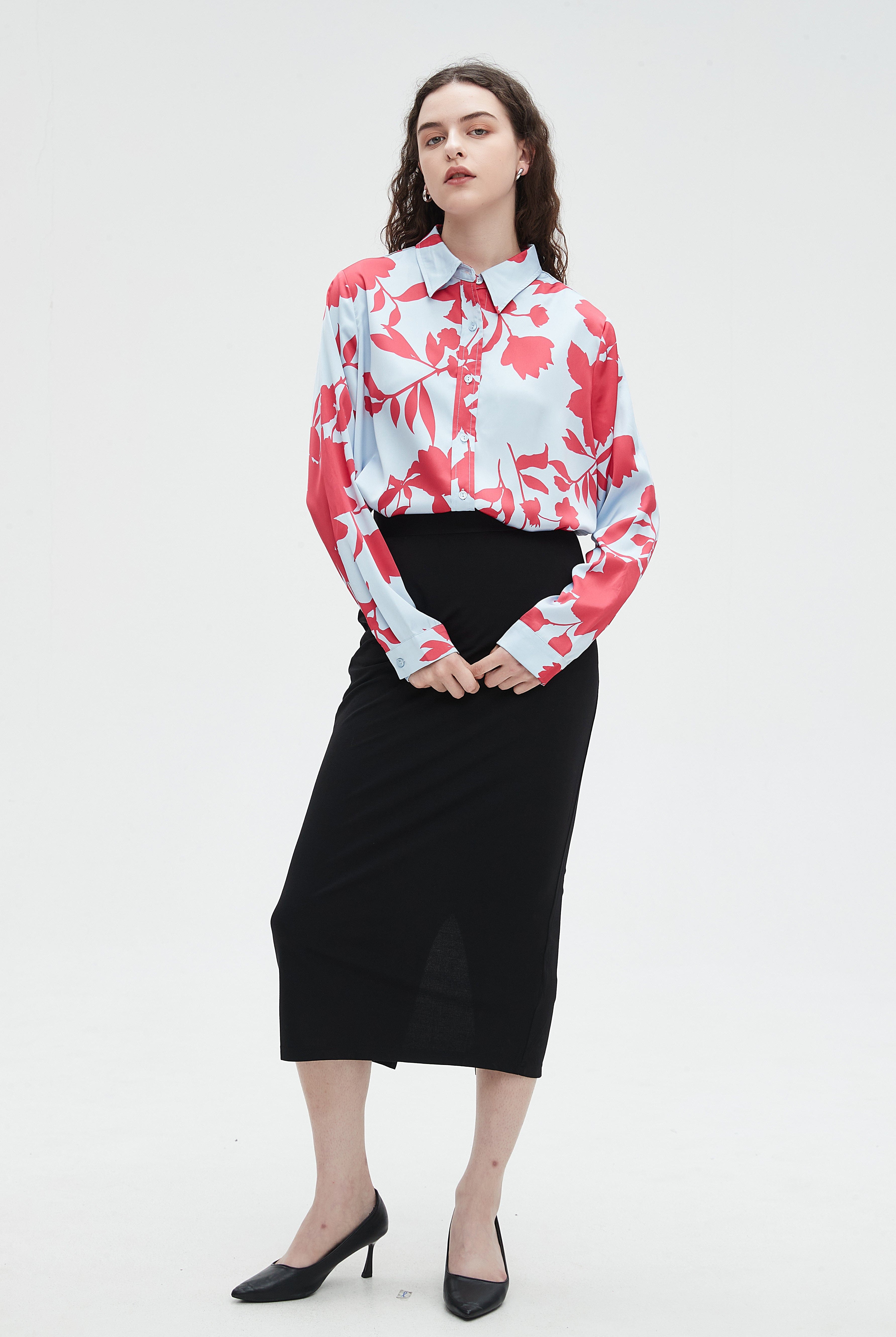 نتشي بلوزة نسائي بكم وياقة منقوشة بنقشة أزهار