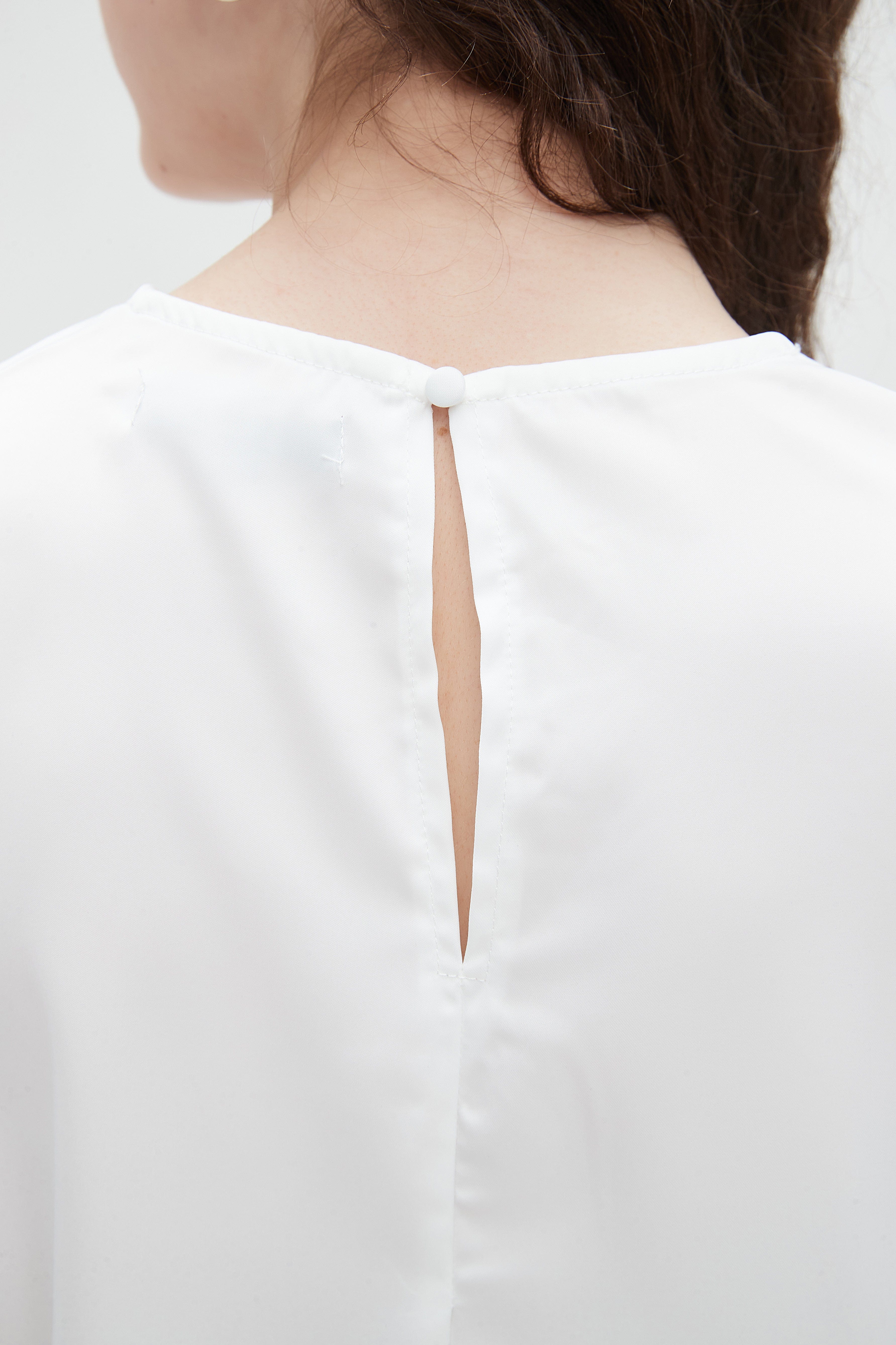 ูุชุดู ุจููุฒุฉ ูุณุงุฆู ุจูู
ุทููู ูููุดู ุนูู ุงูุตุฏุฑ