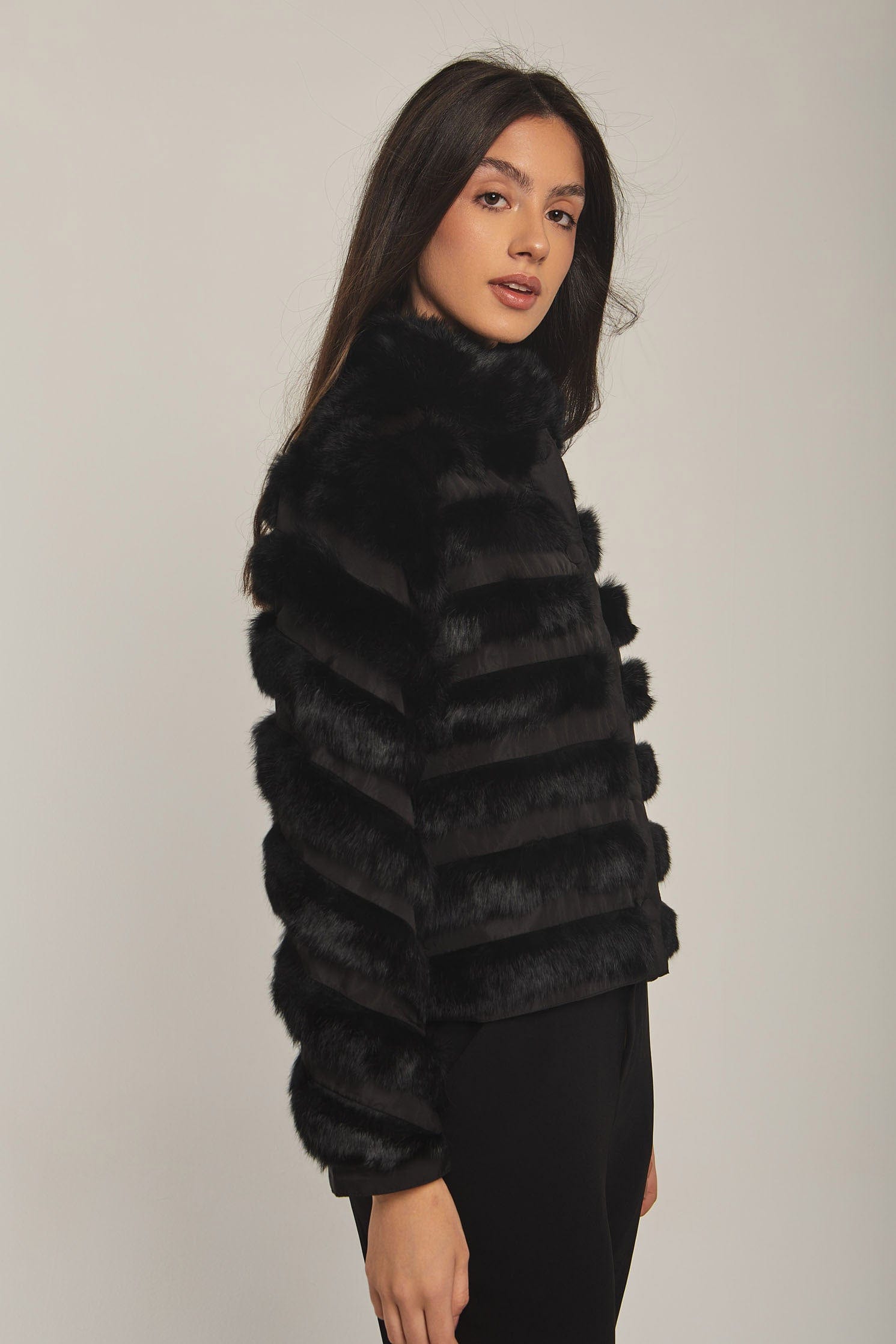 داليدرس فيست نسائي فرو كم طويل أسود