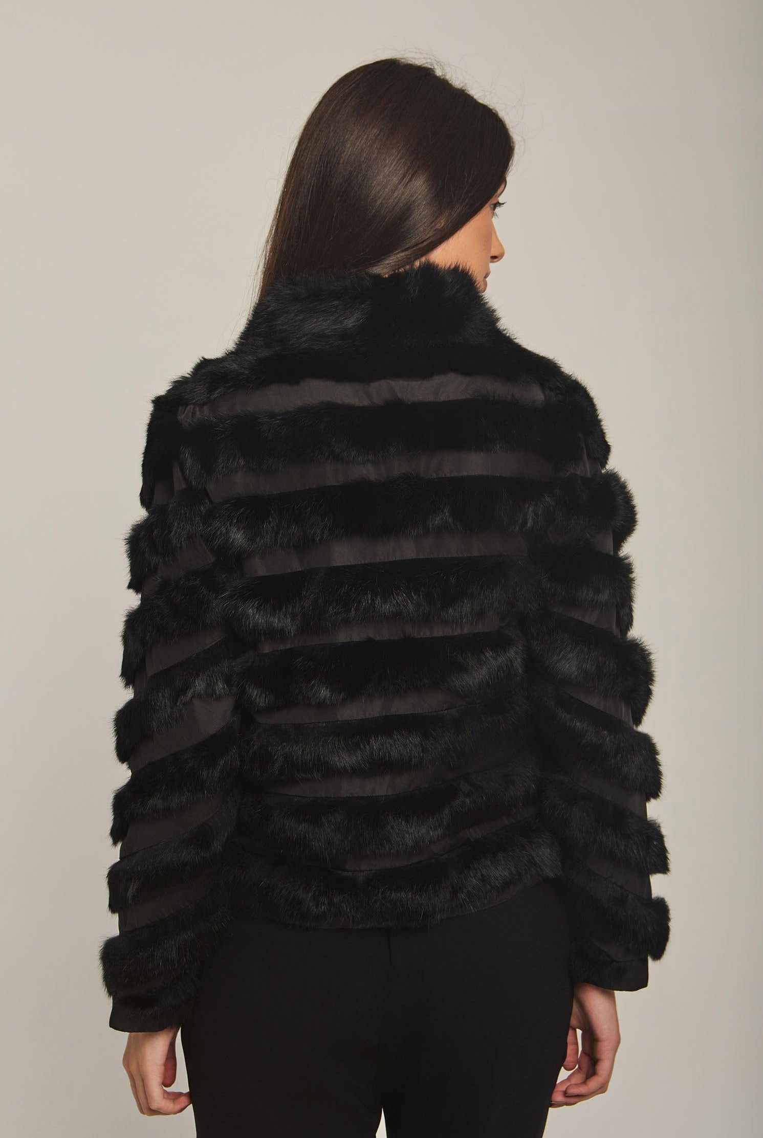 داليدرس فيست نسائي فرو كم طويل أسود