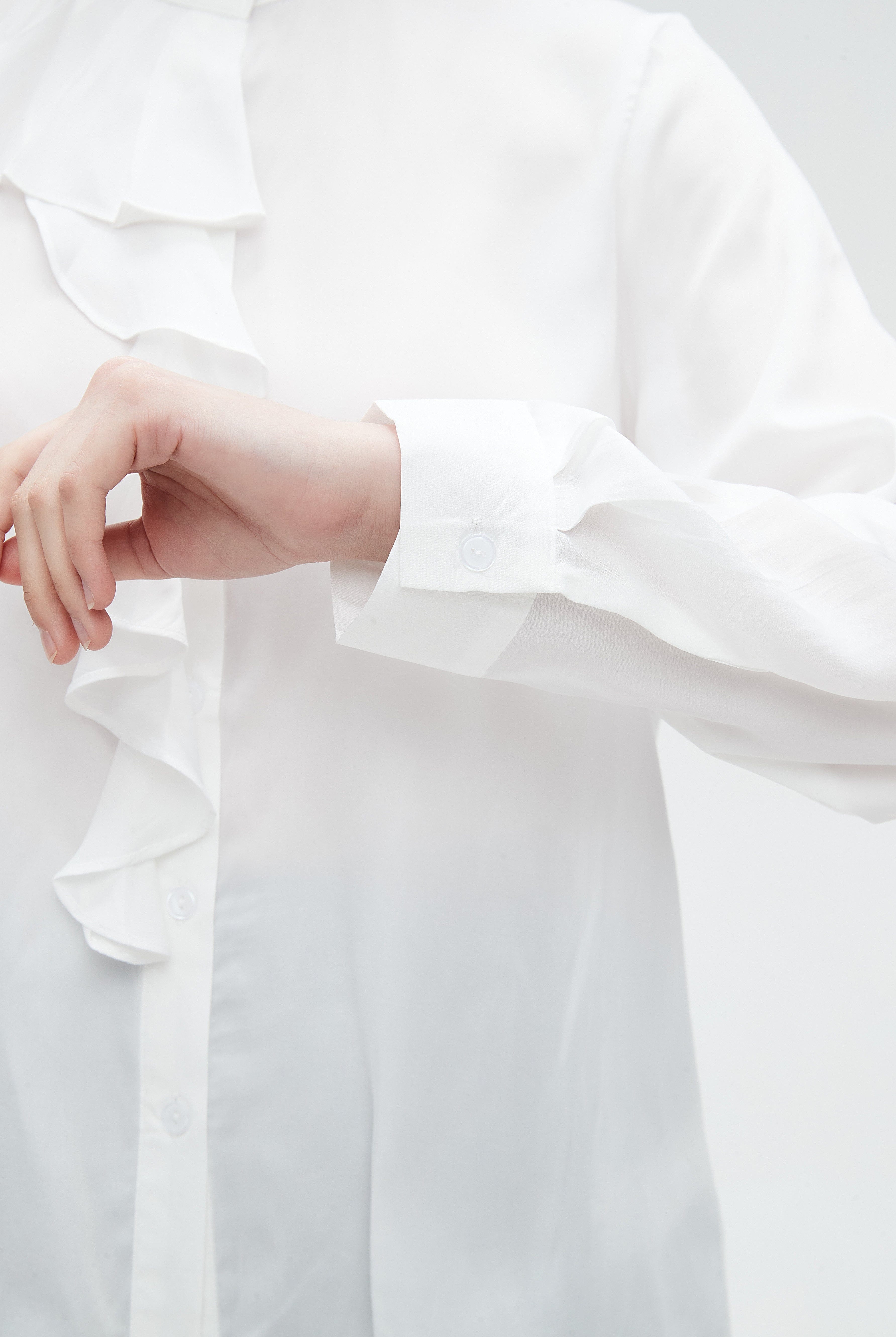 نتشي بلوزة نسائي كم طويل ساده بكرانيش من الأمام